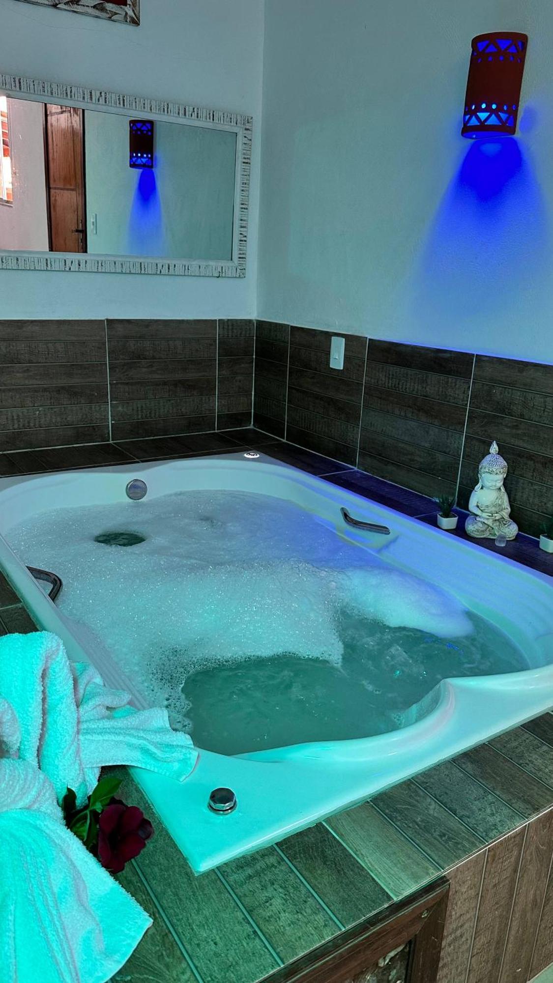 Queen Room Spa Bath