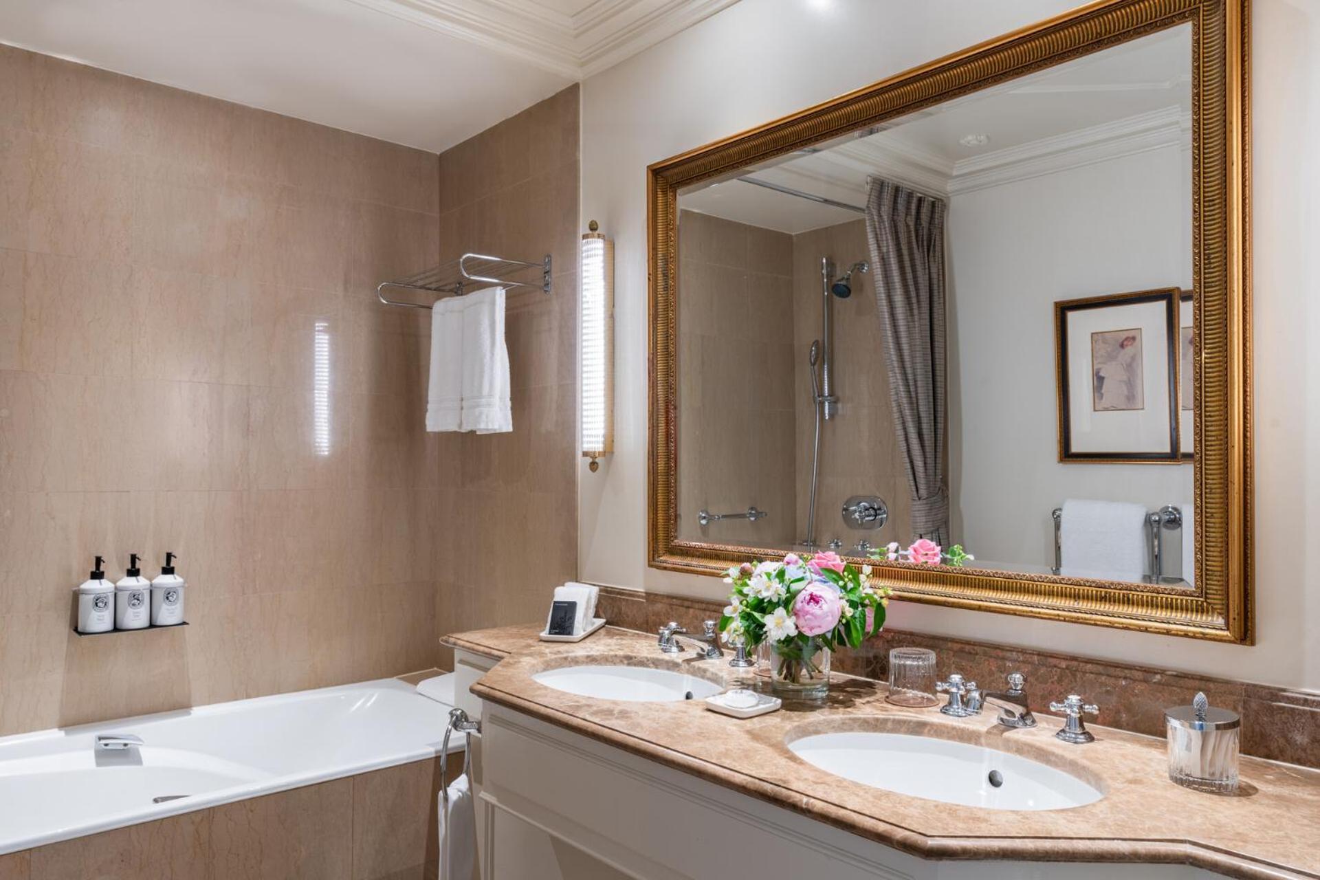 Les Bergues Suite