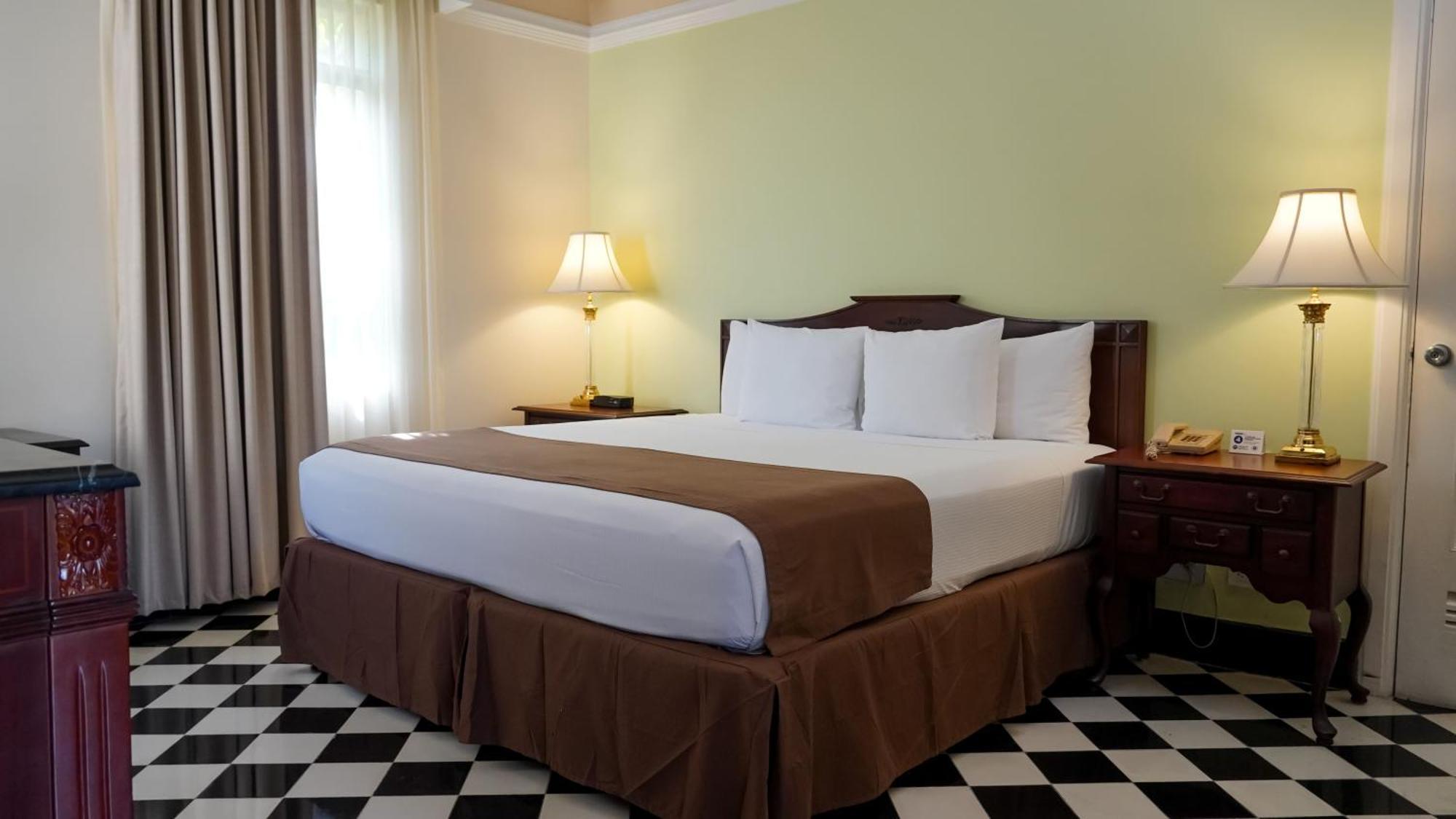 Standard King Room