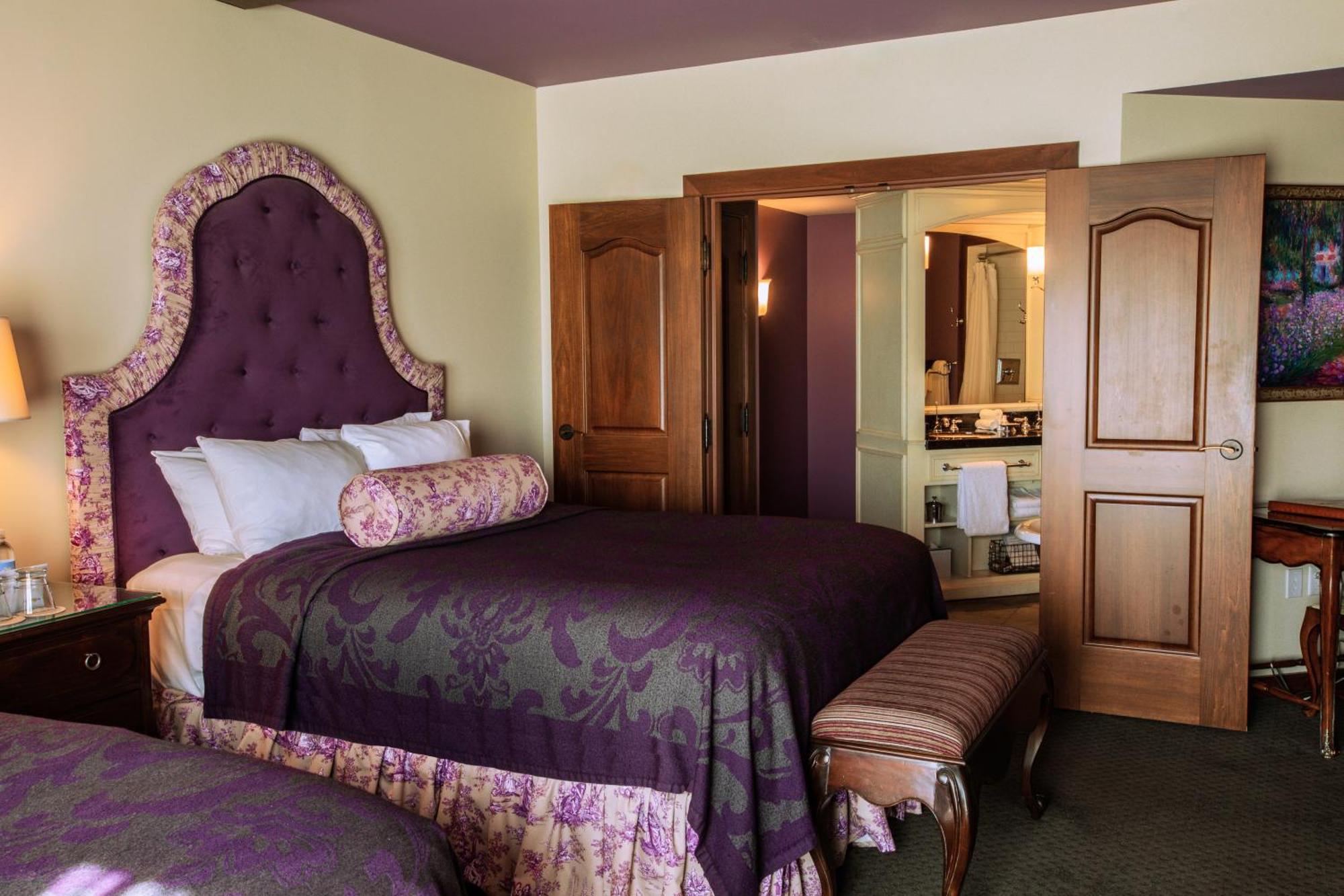 Deluxe Queen Room Guest House,1611130606:JPEG