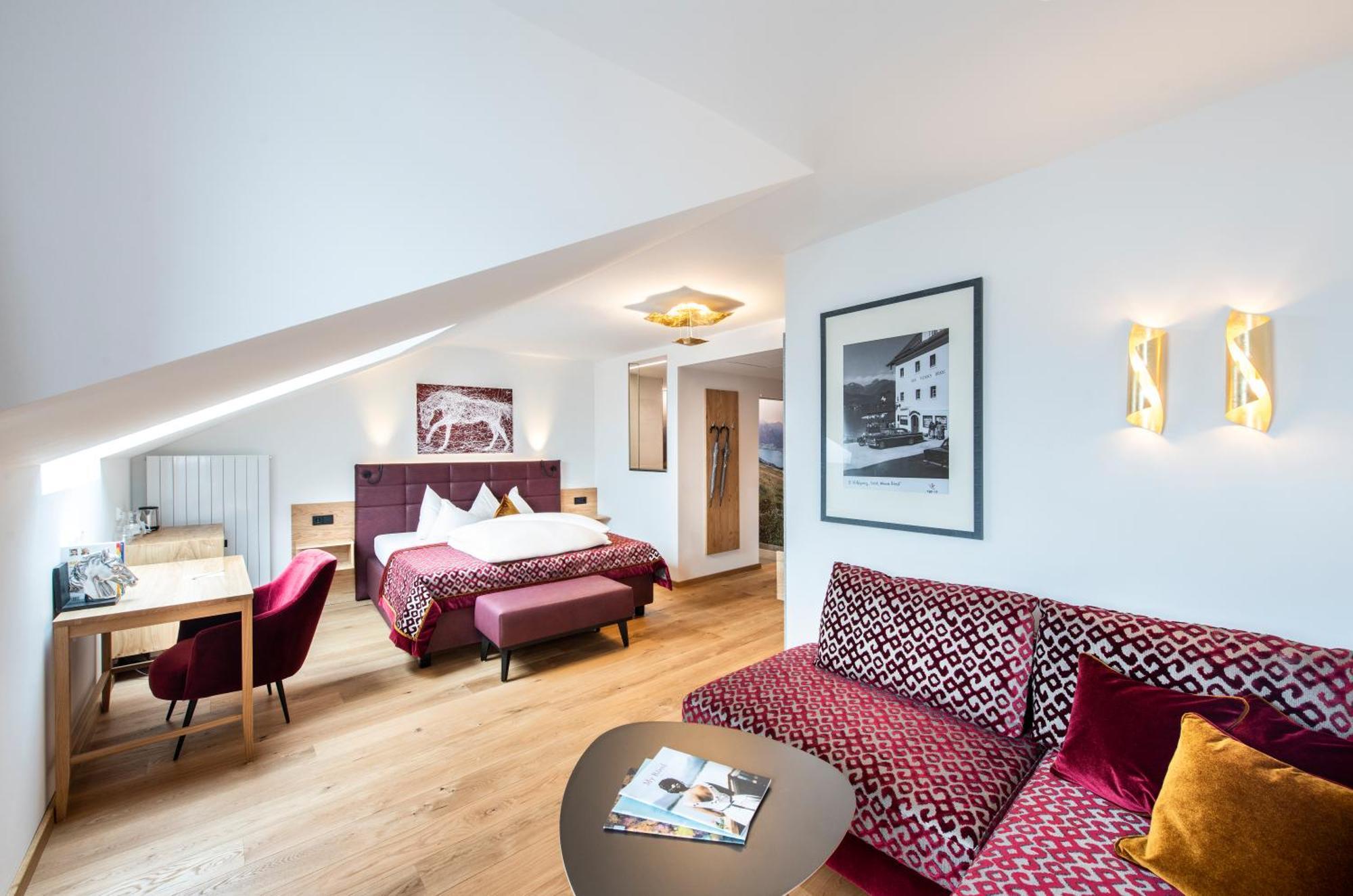 Double Room with Balcony and Lake View,1677853528:JPEG