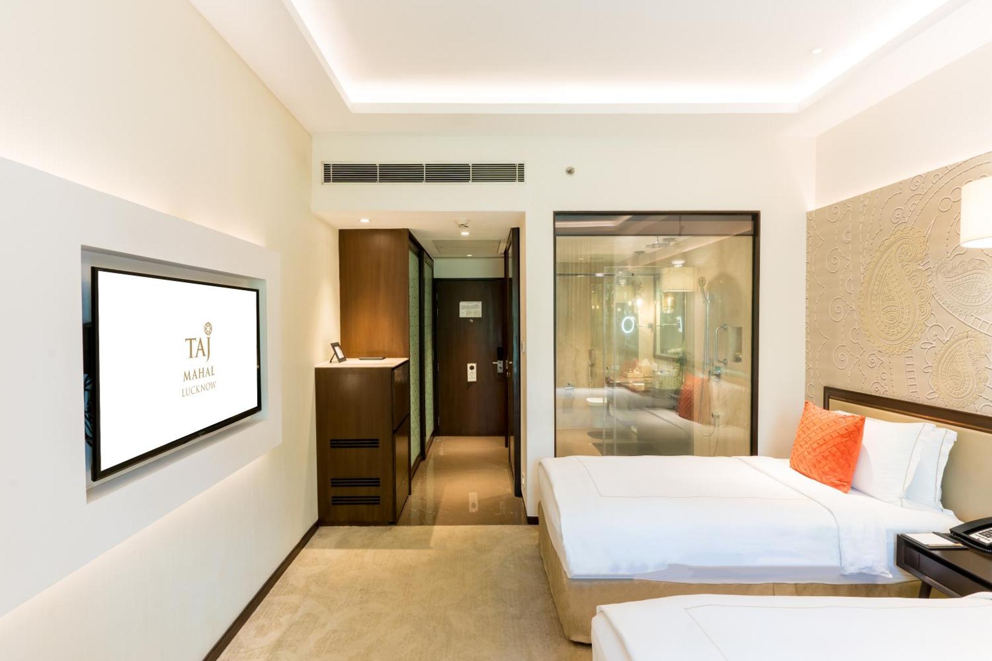 Deluxe Room Twin Bed