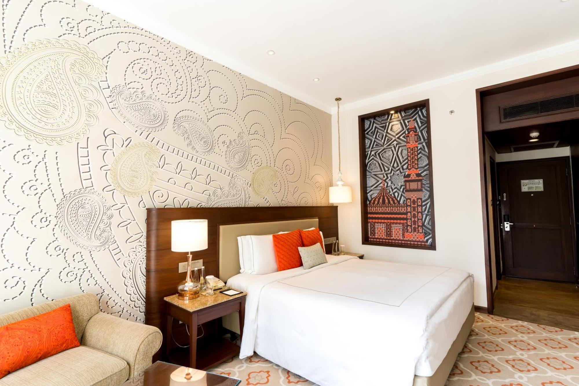 Superior Room King Bed Pool View