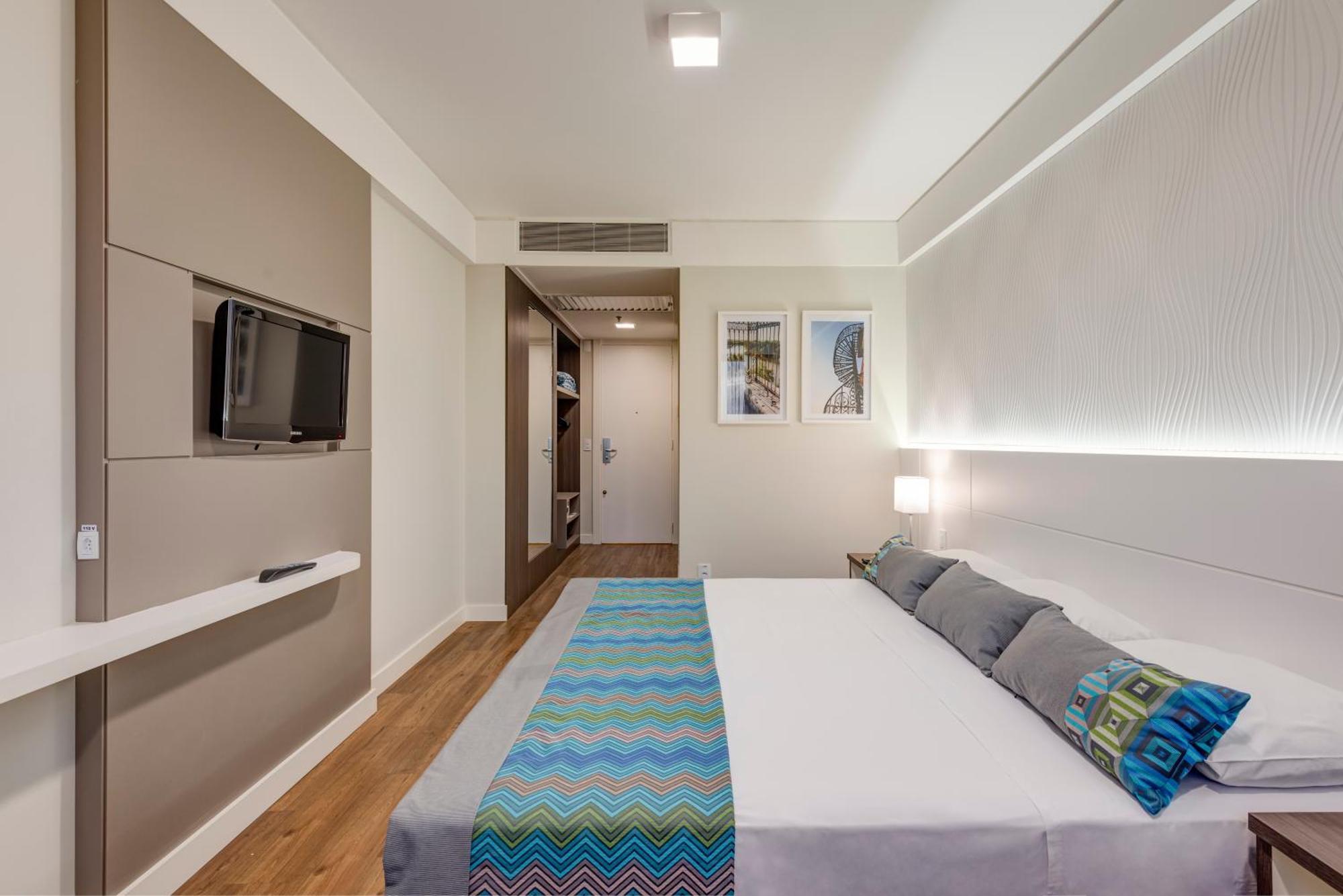 Deluxe King Suite