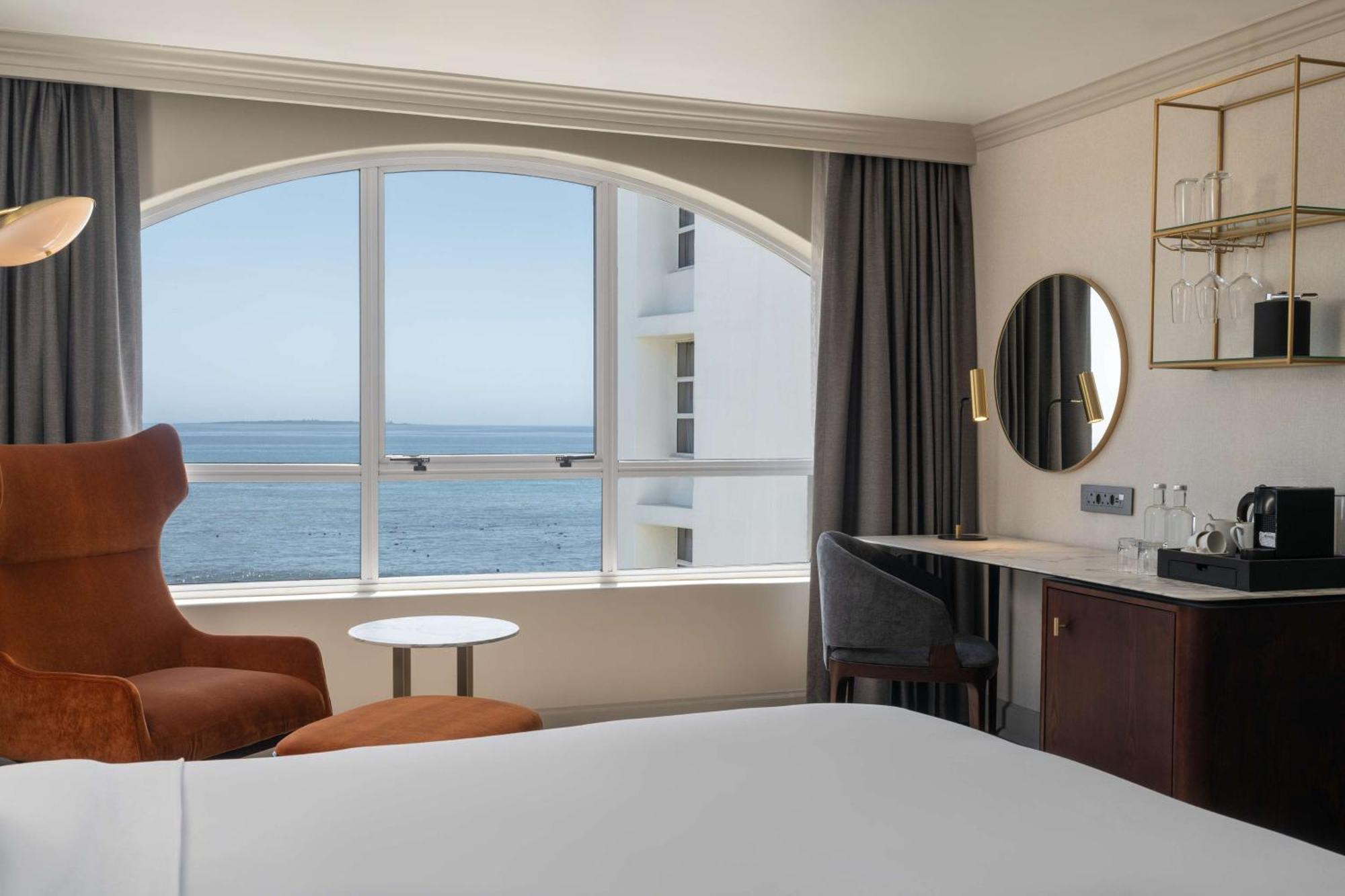 Collection Superior Room - Partial Ocean View