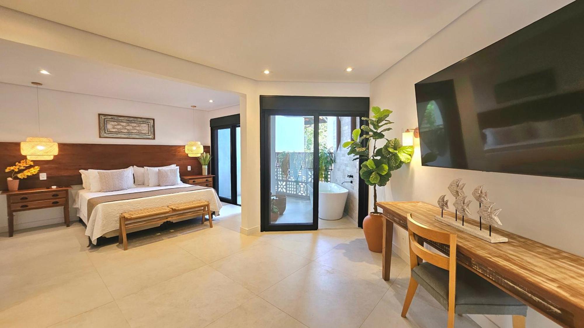 Suite with Balcony,1633001558:JPEG