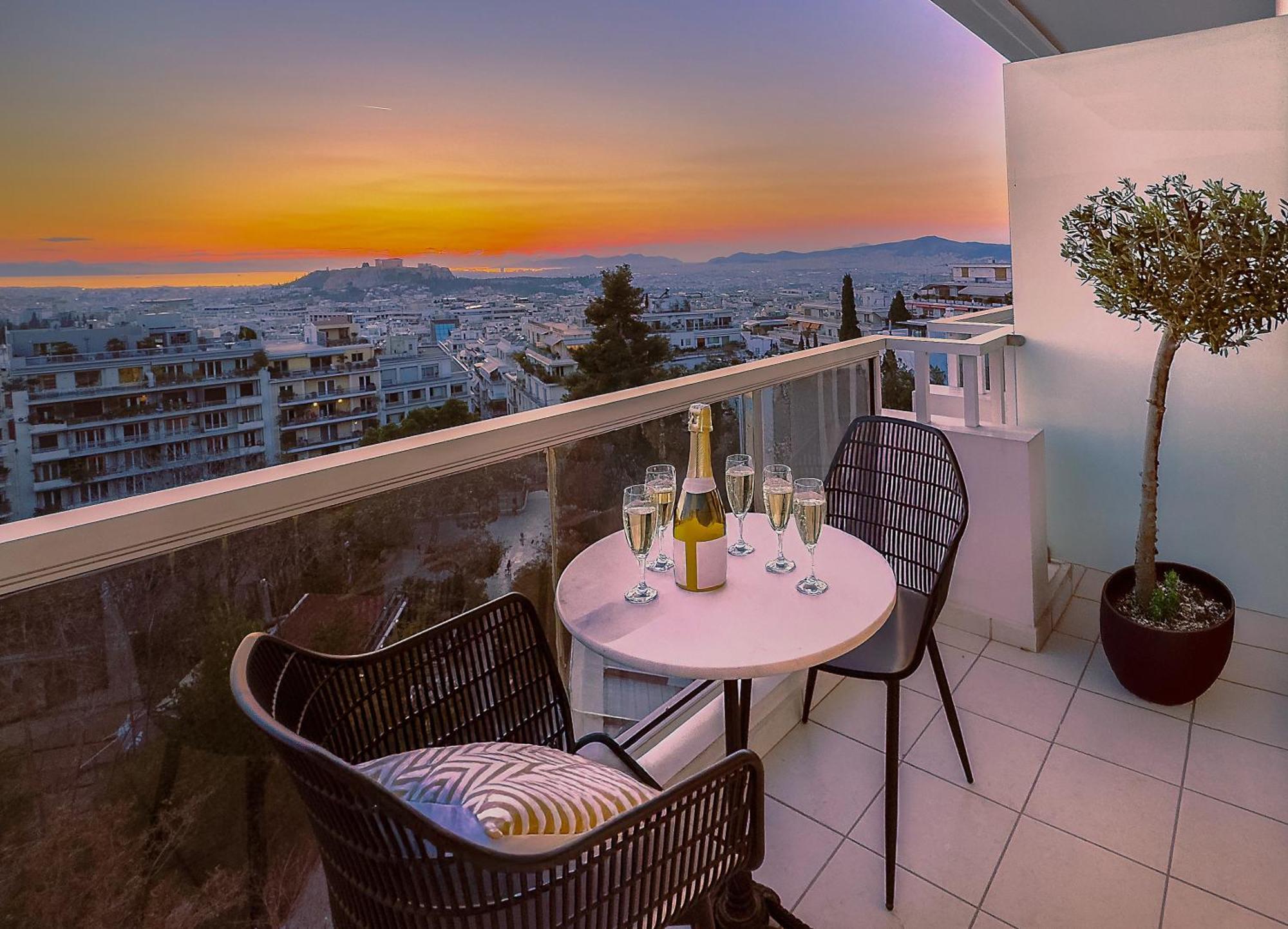 Habitación Premium con balcón privado y vistas panorámicas a la Acrópolis