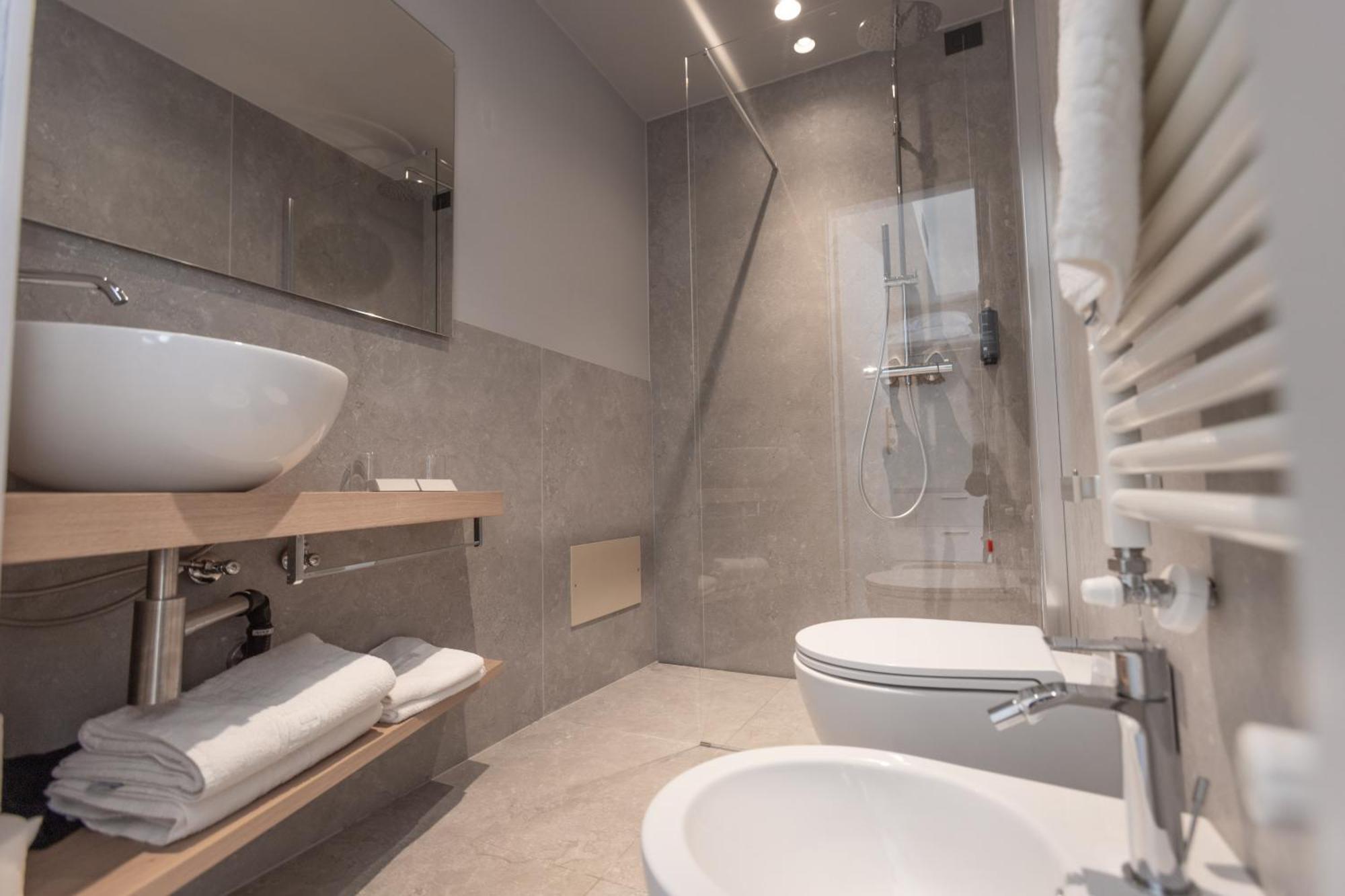 Superior Double or Twin Room with Balcony and Mountain View