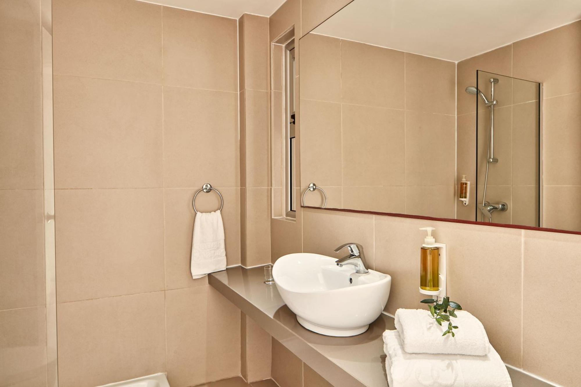 Twin Room Inland View,1641795144:JPEG