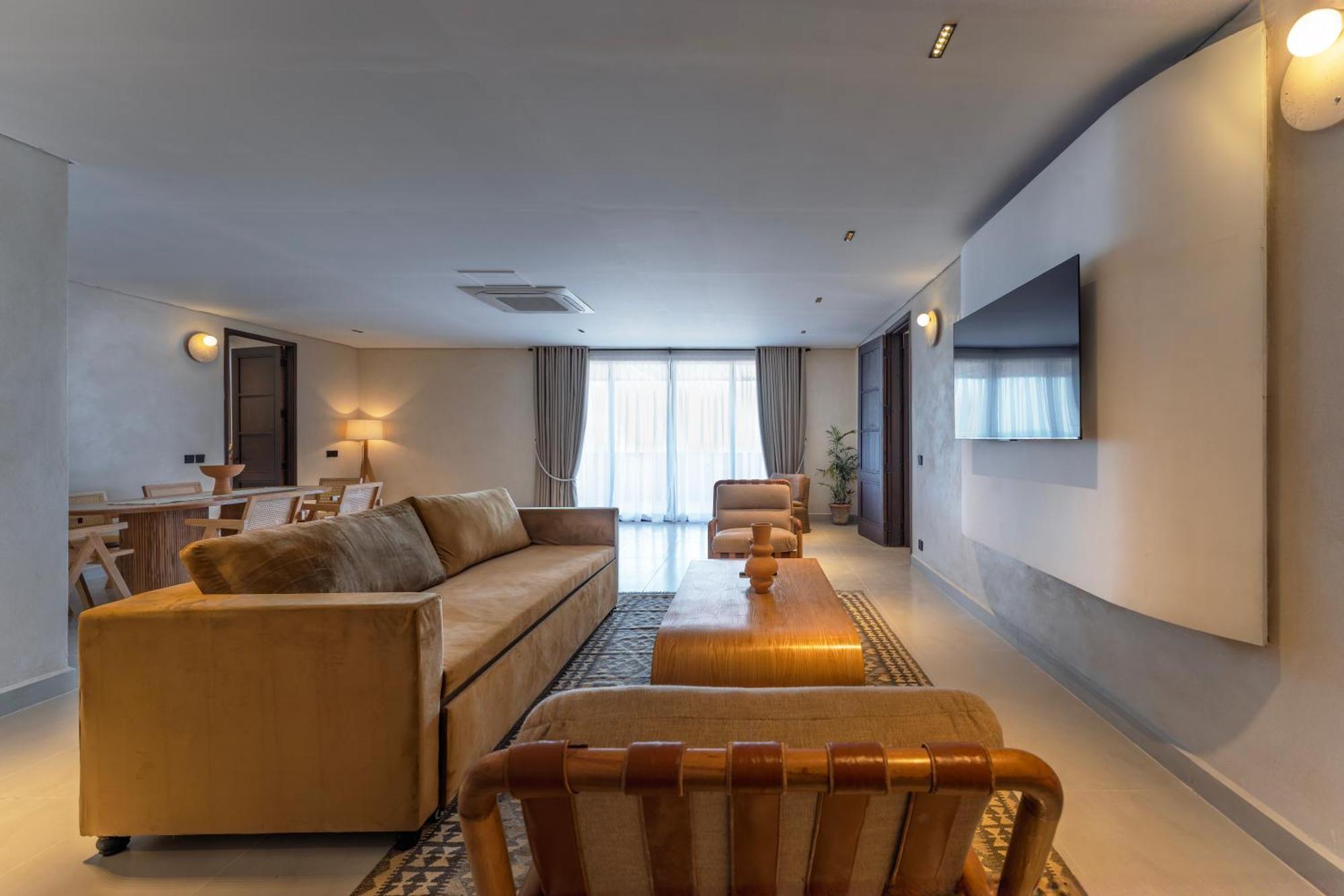 Suite met Kingsize Bed en Uitzicht op Zee