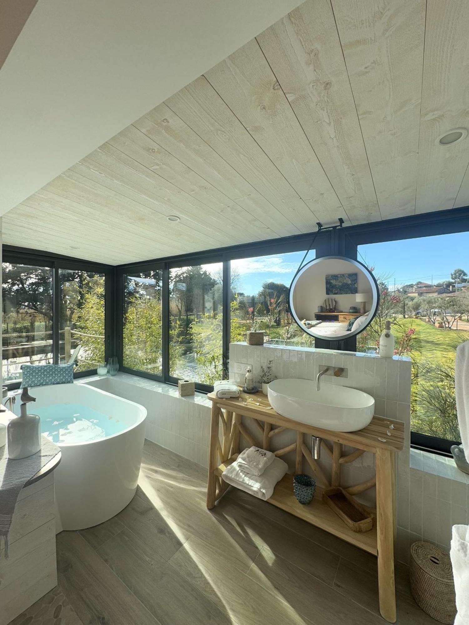 Double Room Pool View,1645139299:JPEG