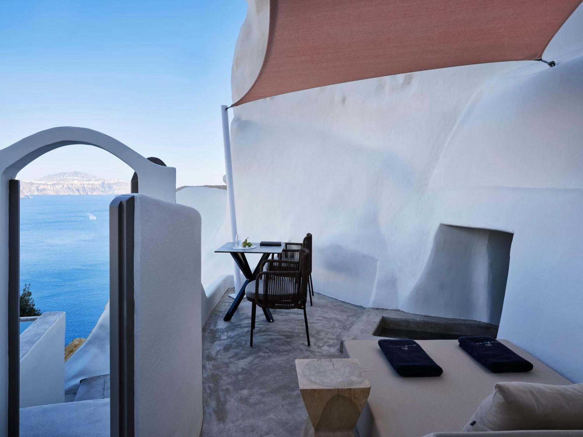 Deluxe Suite with Indoor Hot tub