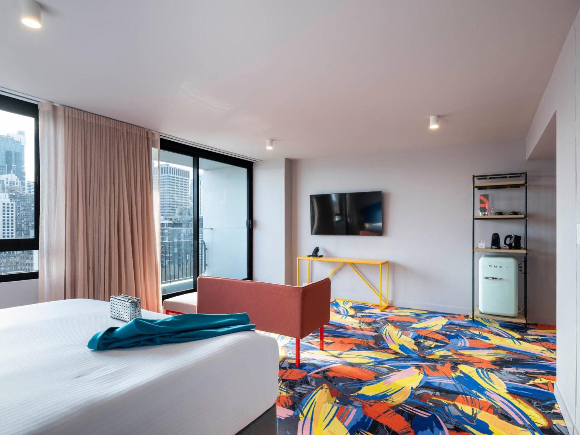Adge King Balcony Room