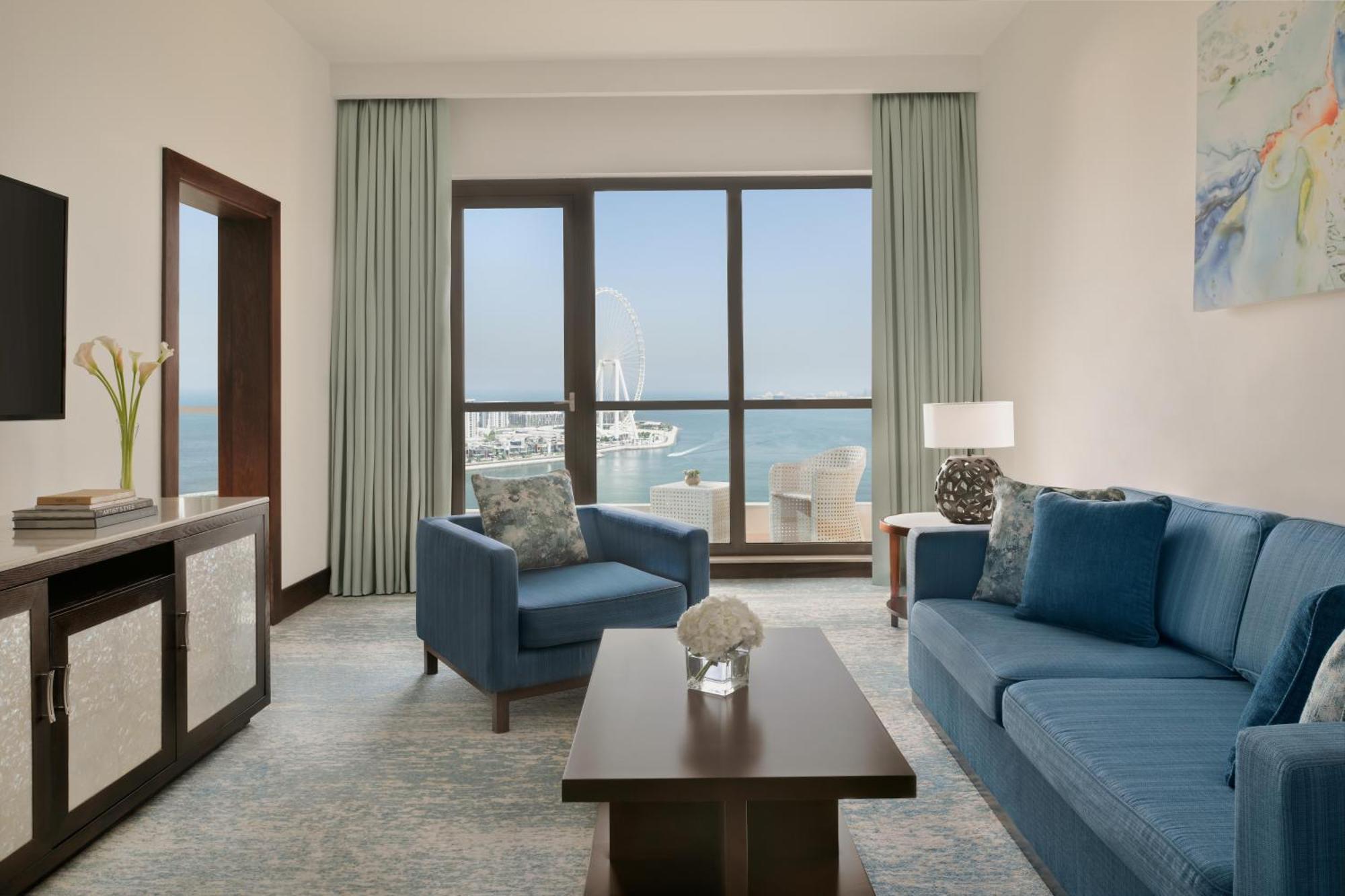 Family One Bedroom Suite 2 Balconies-Ain Dubai View-Coral Lounge Access