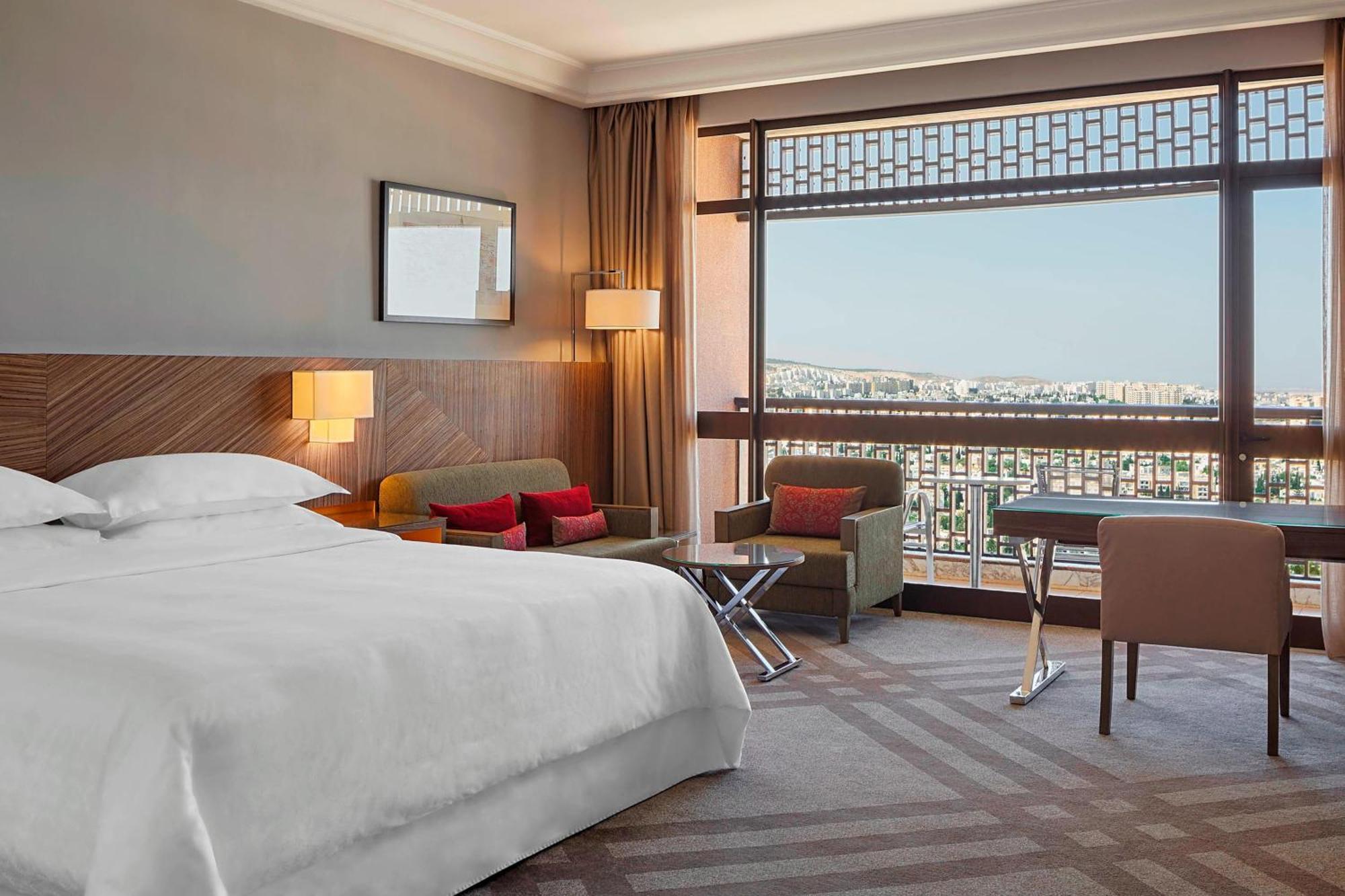 Deluxe Room 1 King