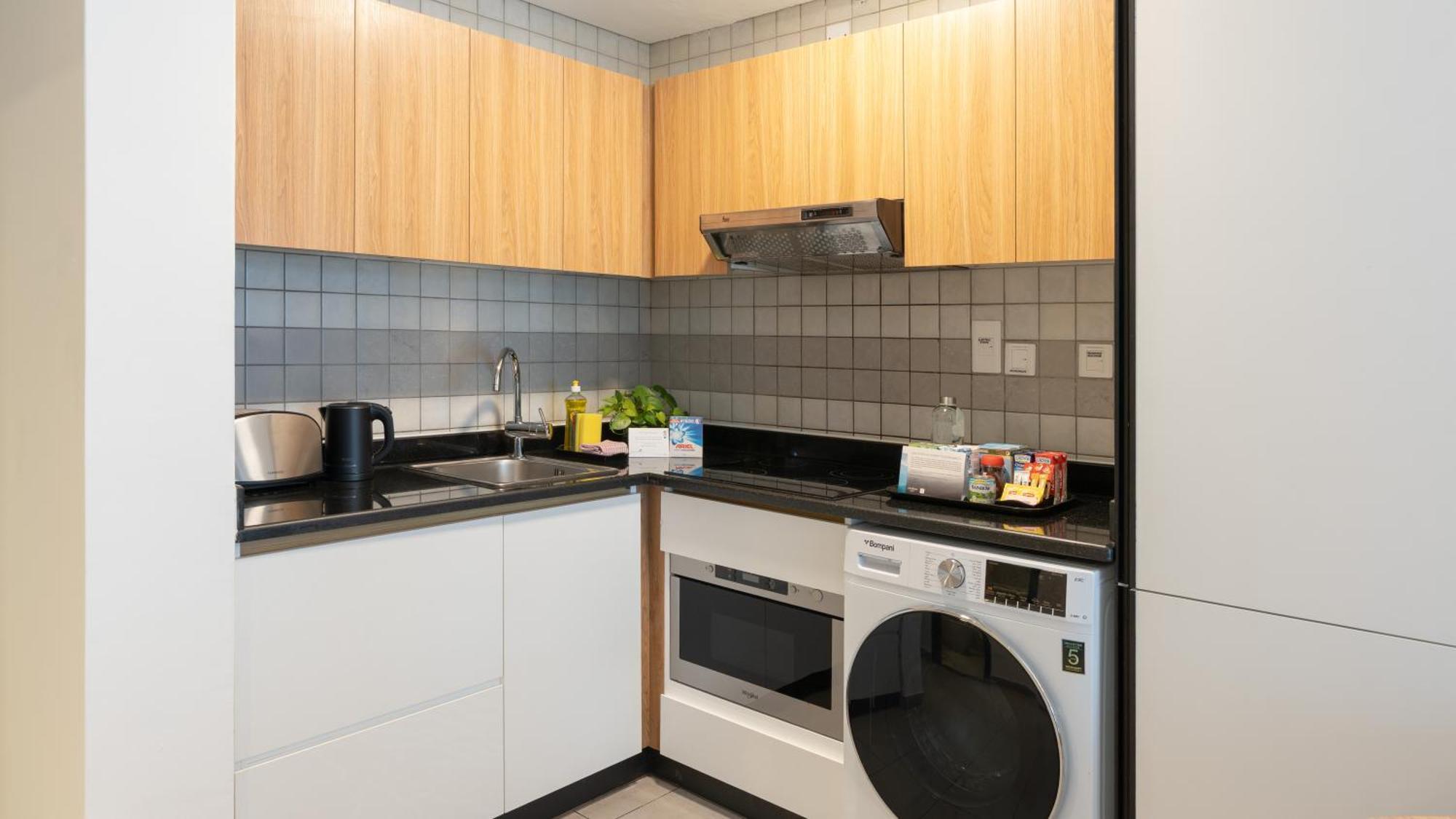 One Bedroom Deluxe Apartment