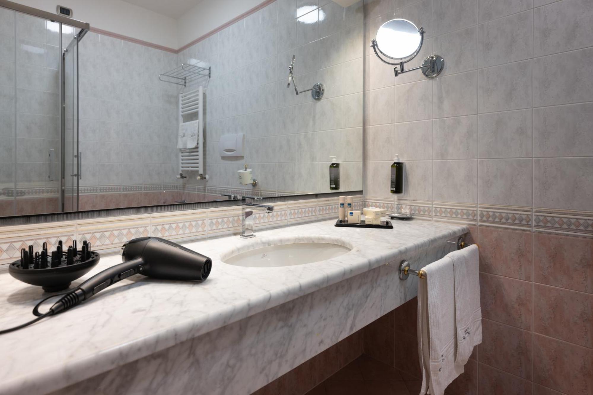 Superior Double or Twin Room Sea View