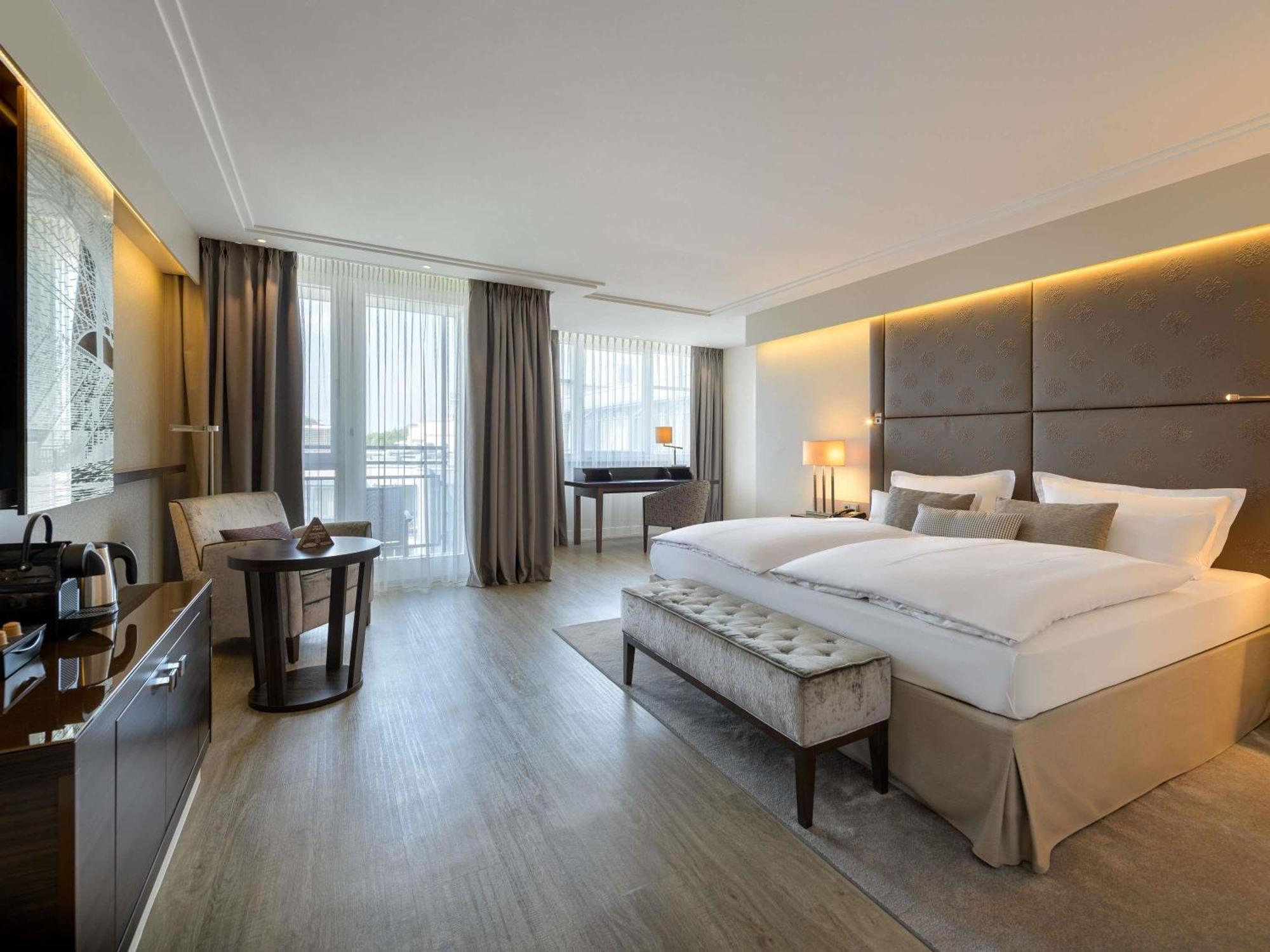 Quarto Executivo com Cama de Casal ou 2 de Solteiro