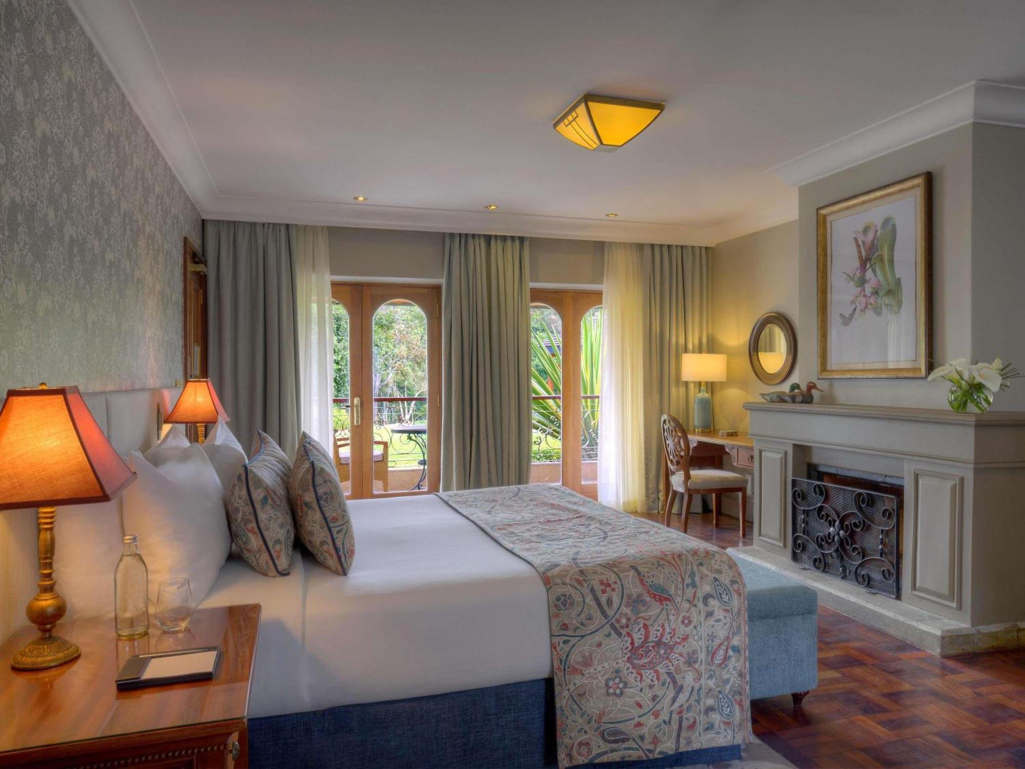 Fairmont Deluxe Queen Room