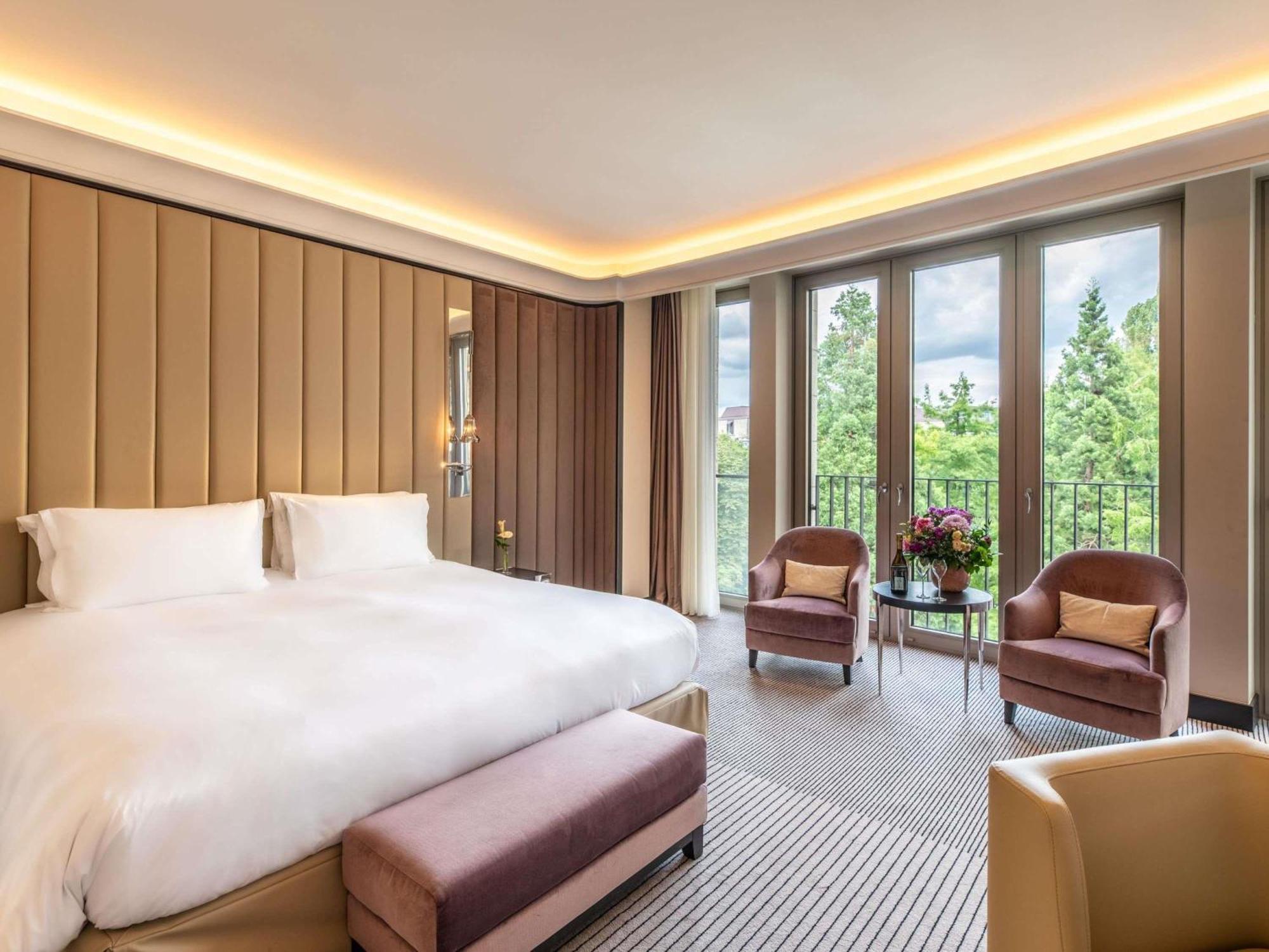 Luxury King Room
