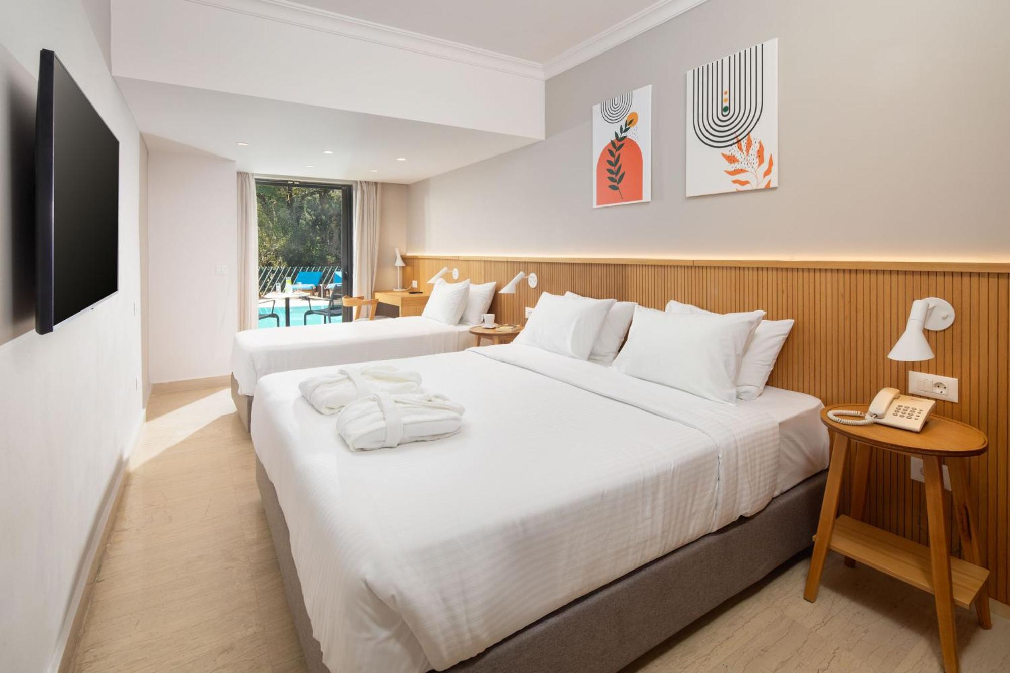 Chambre Double/Lits Jumeaux avec Piscine Commune