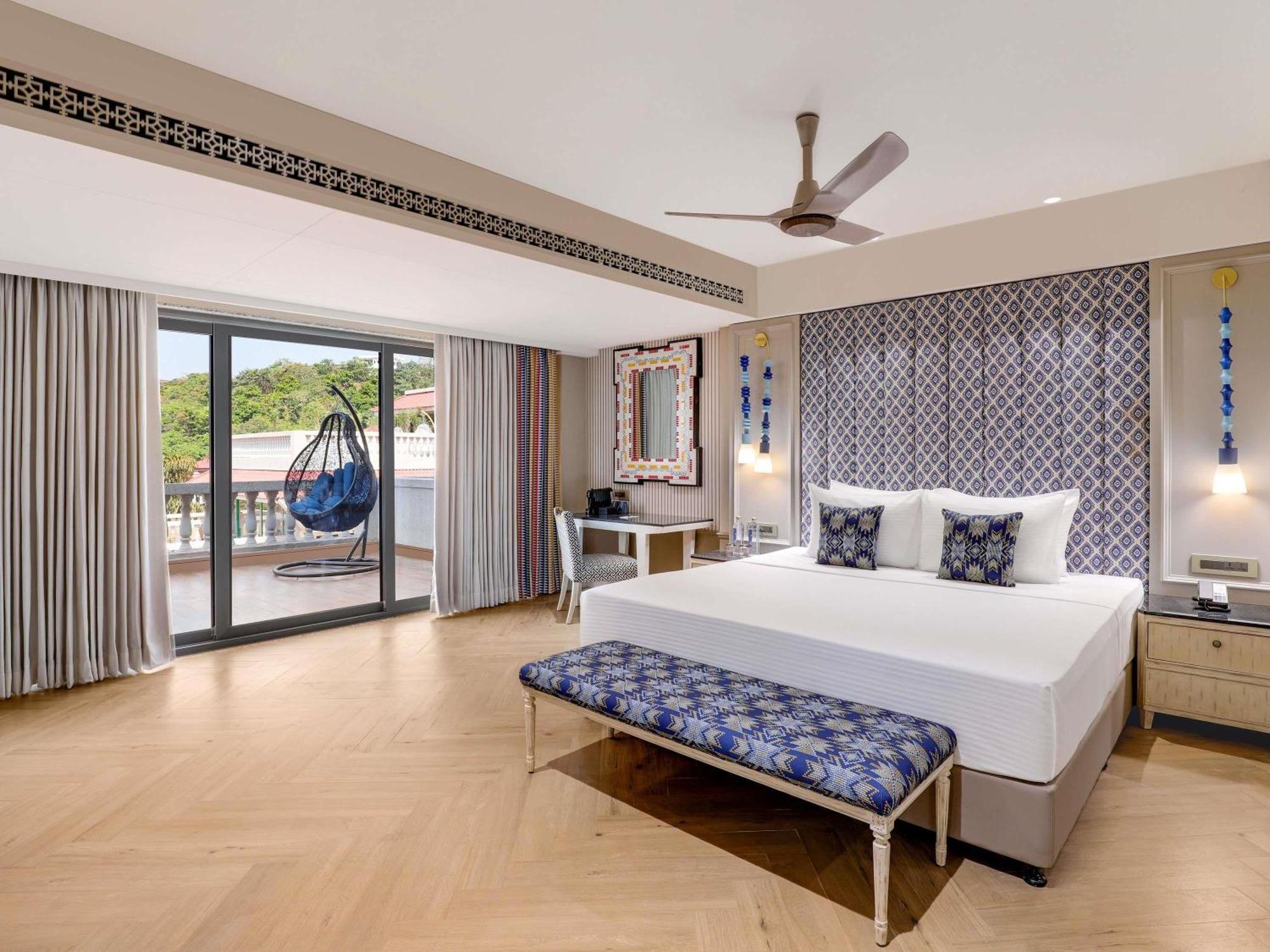 One-Bedroom Family Suite with Bath Tub and Balcony - - Beer Bucket 4 on arrival, INR 1000 SPA Credit, 15% Discount on Food & Beverages