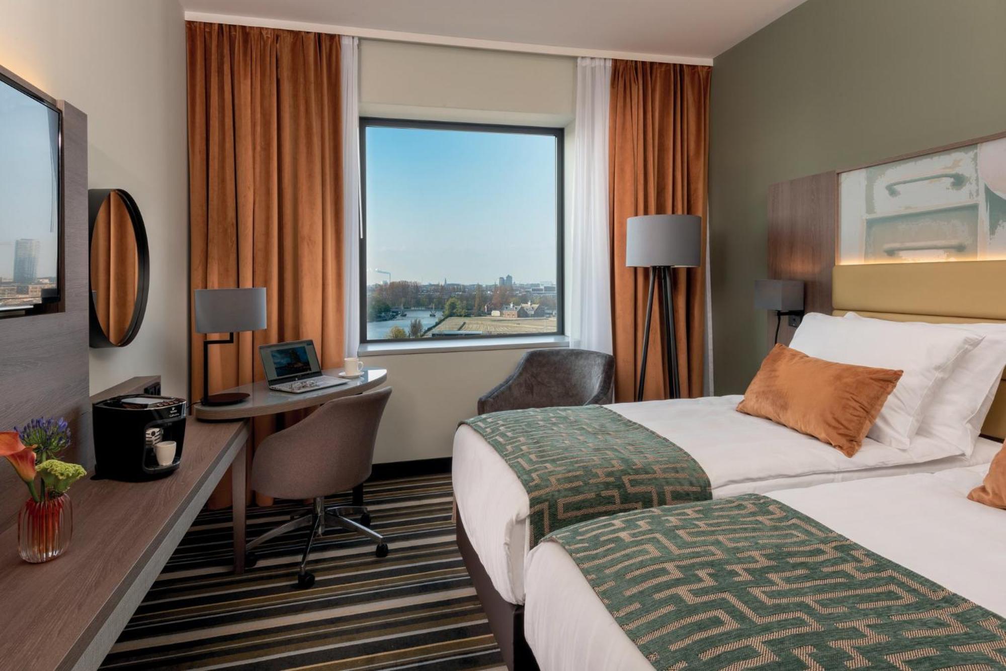 Comfort Room 1 Twin Bed
