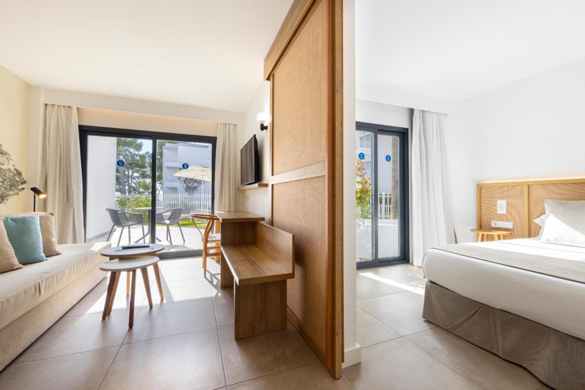 Junior Suite with Garden View