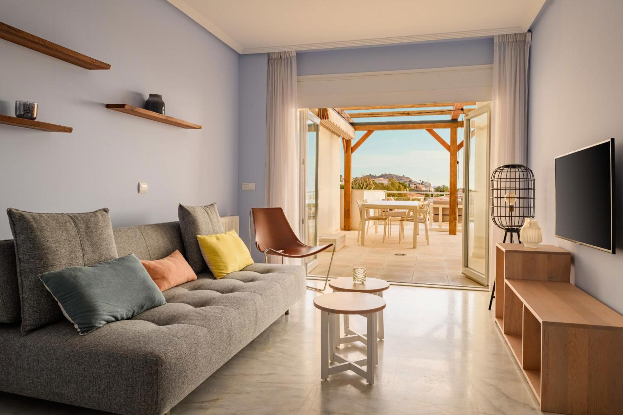 Superior One-Bedroom Apartment