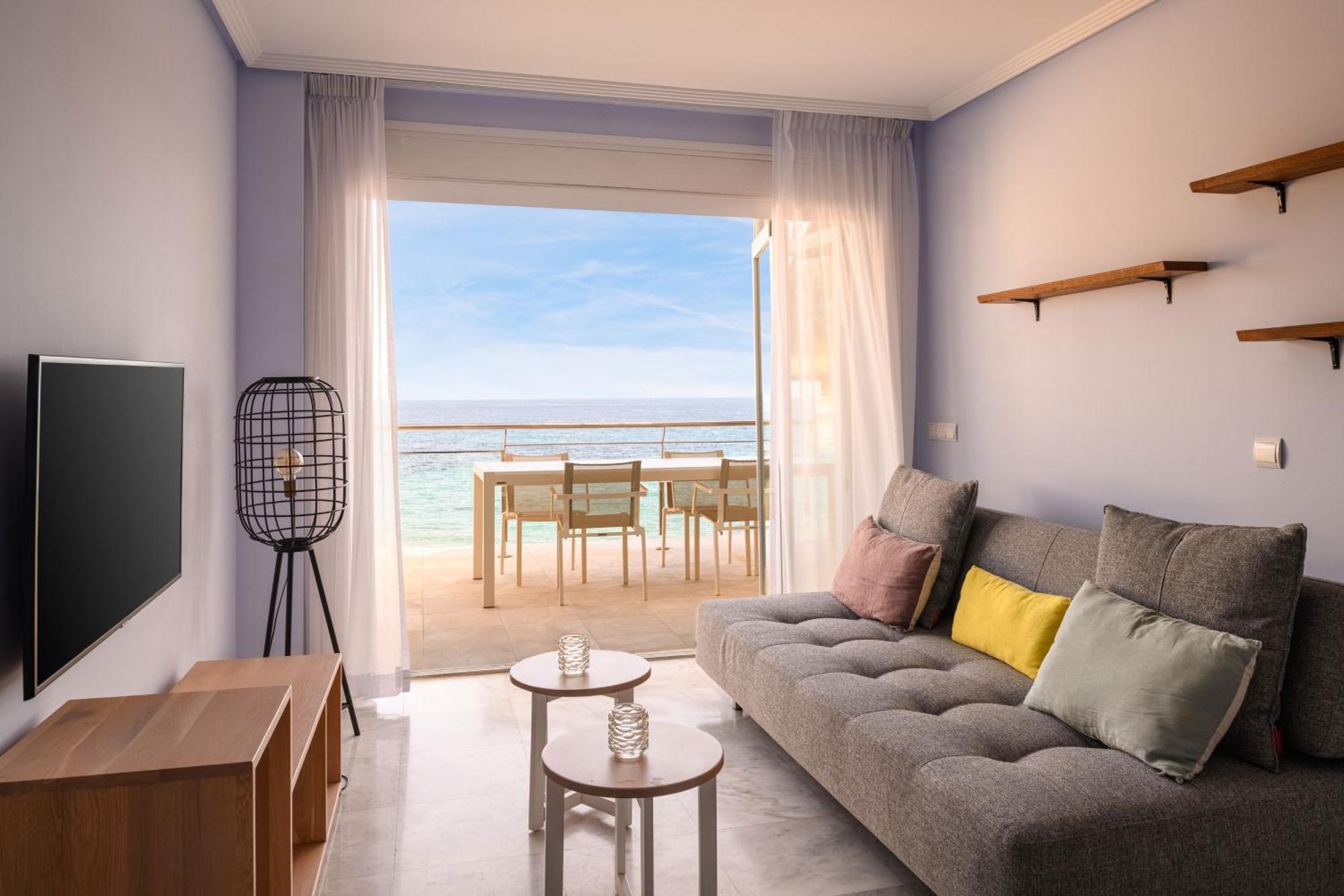 Penthouse One-Bedroom Apartment