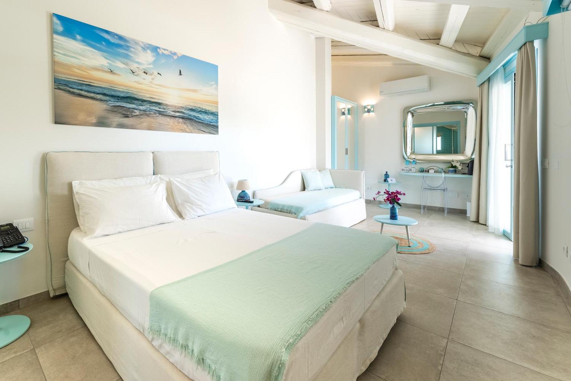 Deluxe Double or Twin Room with Pool View