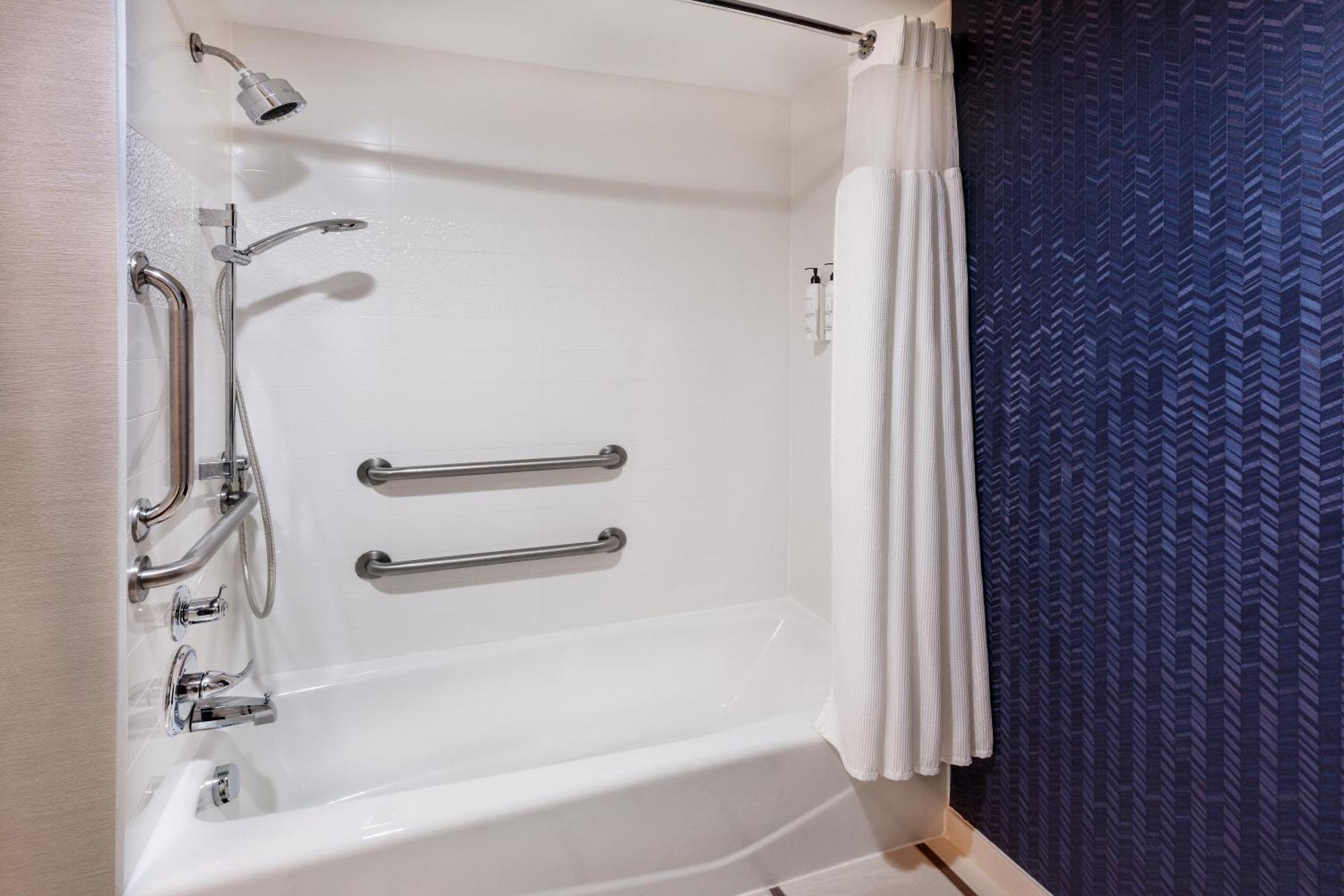 Queen Room with Adapted Tub - Mobility Accessible,1756519340:JPEG