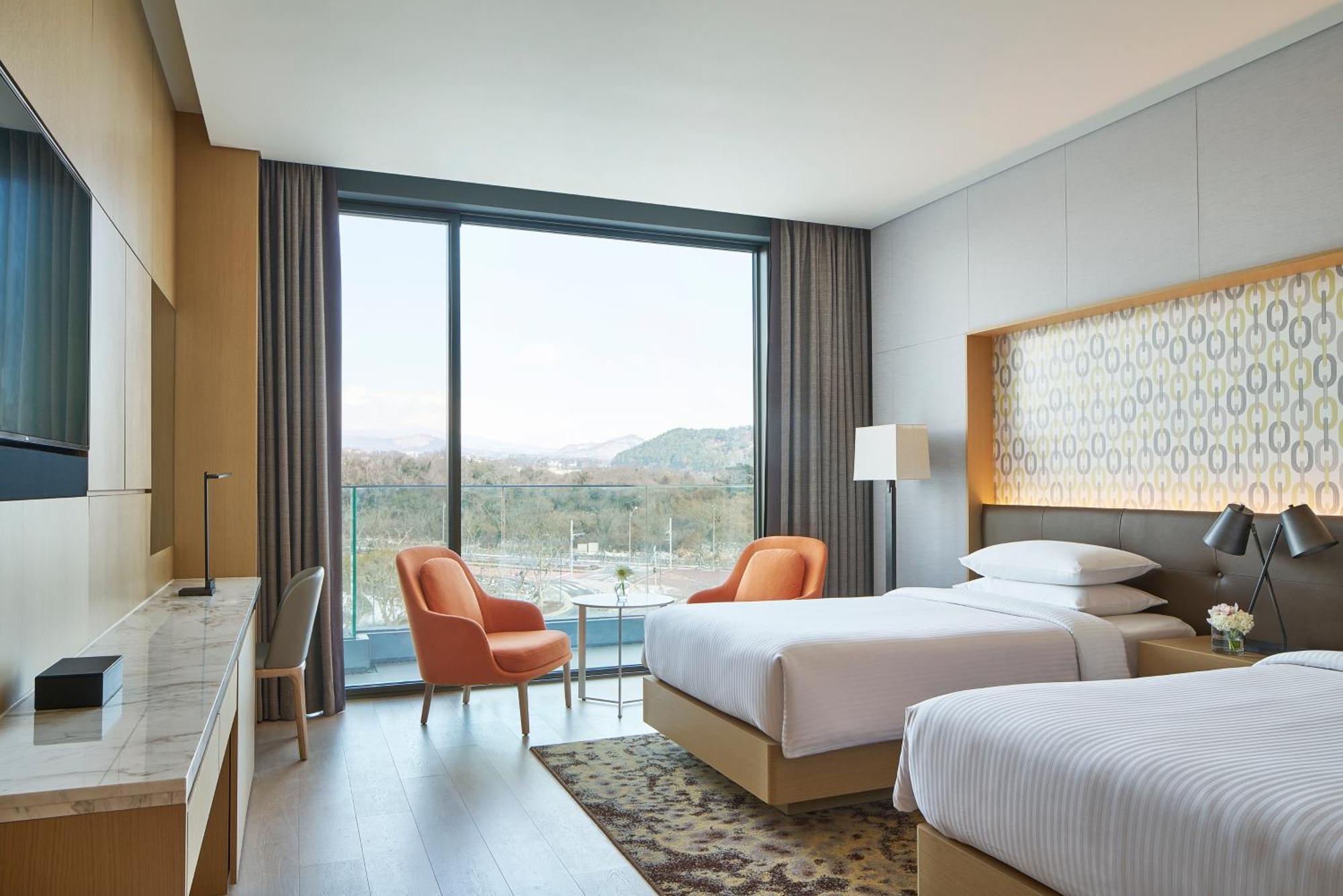 Premier Twin Room with Balcony