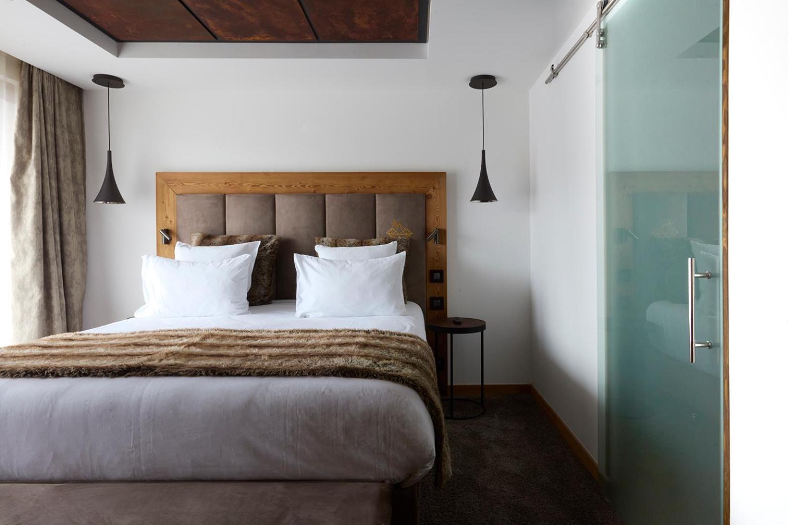 Double Room Club,1756661953:JPEG