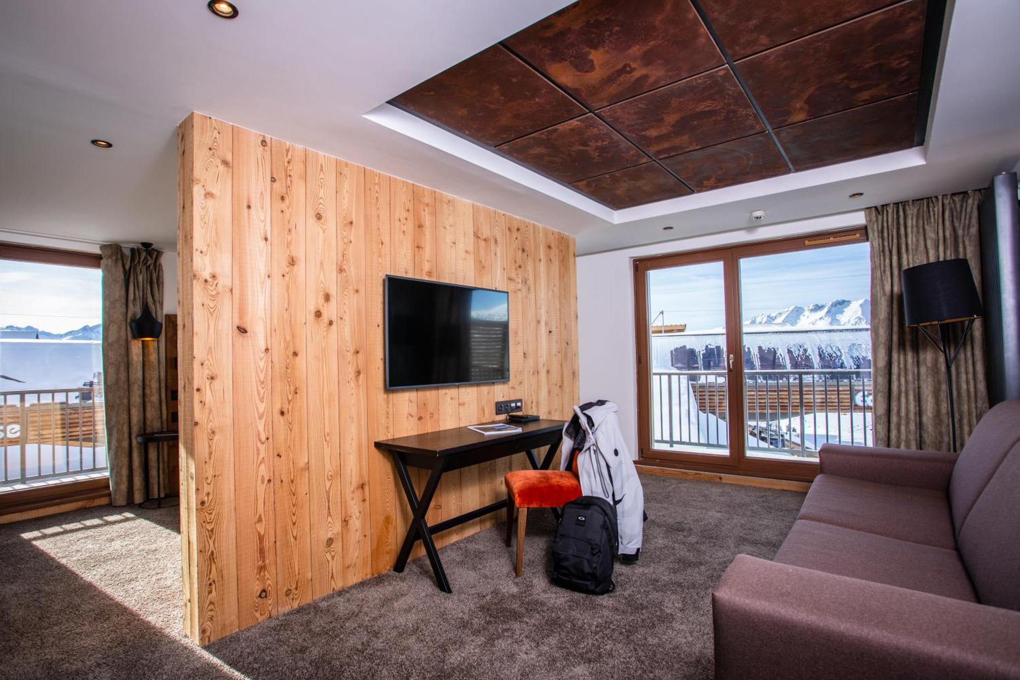 Suite Balcony,1756661983:JPEG