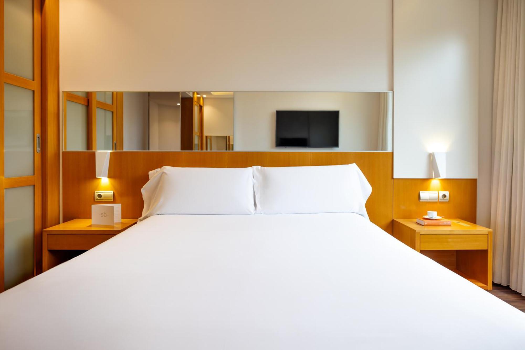 Suite,1758275117:JPEG