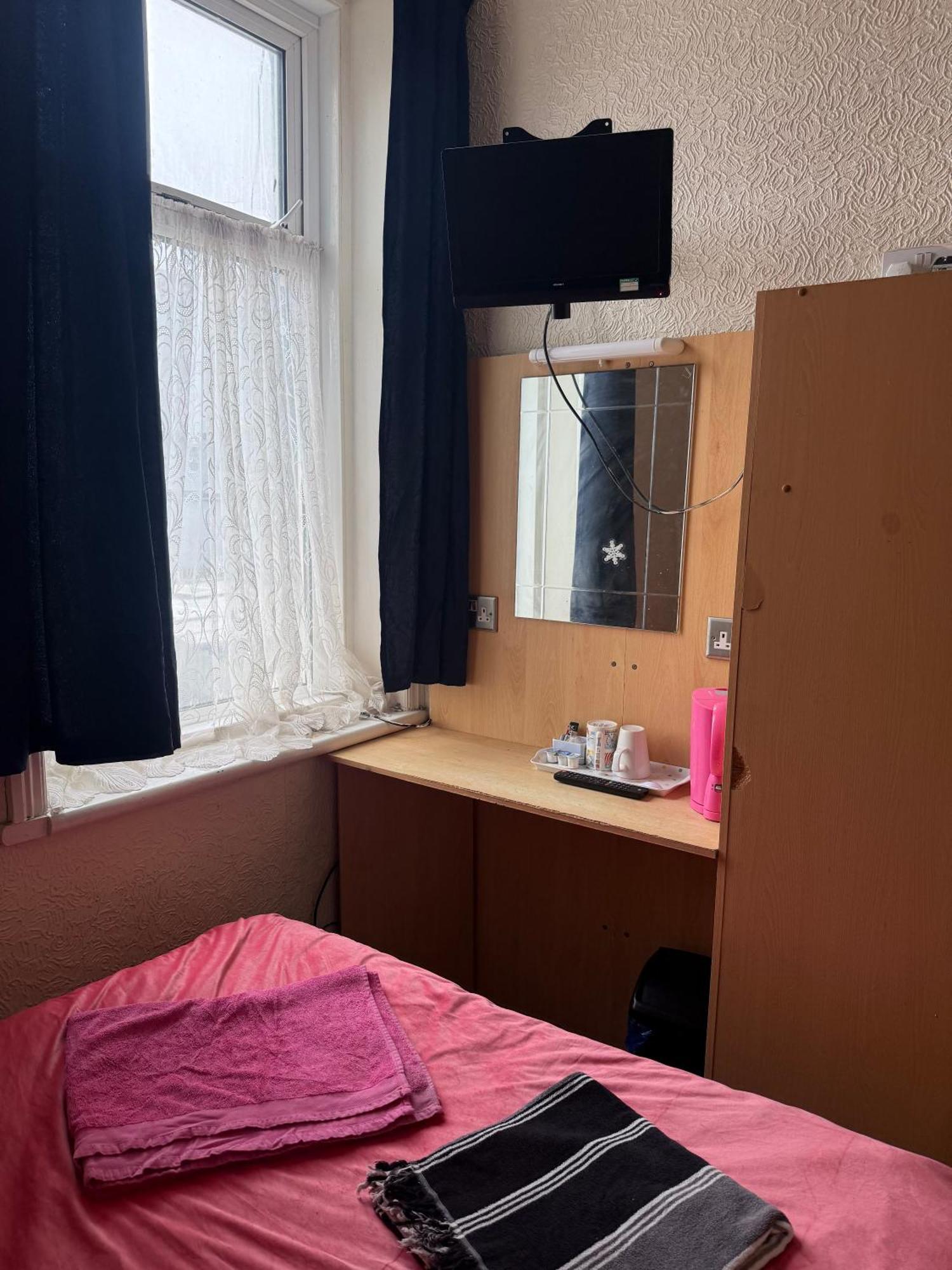 Compact Double Room,1758314048:JPEG