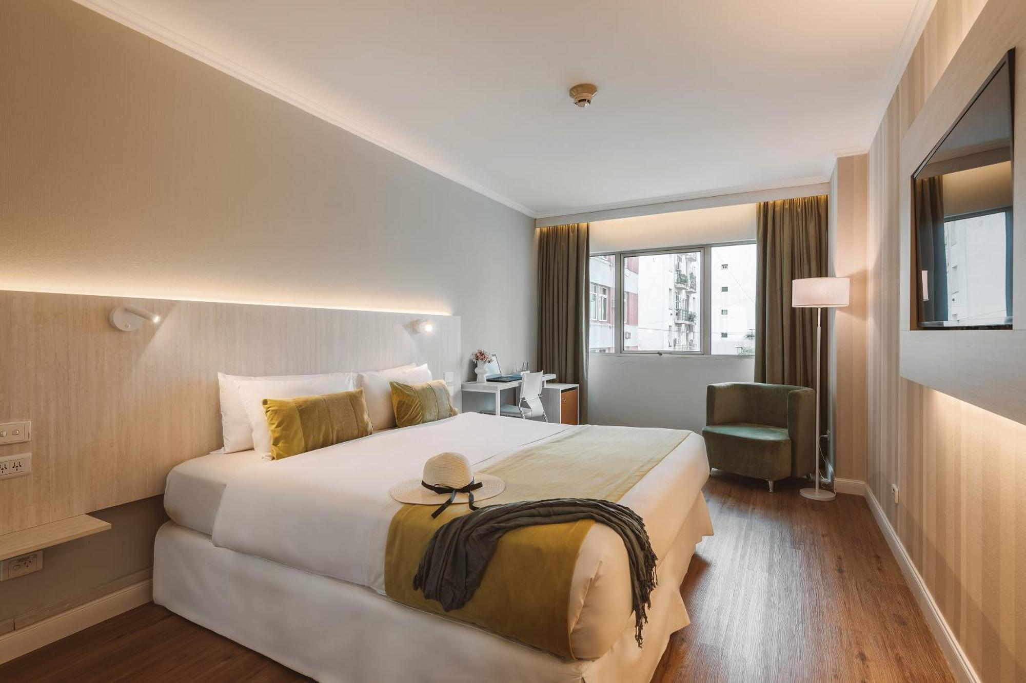 Standard Queen Room