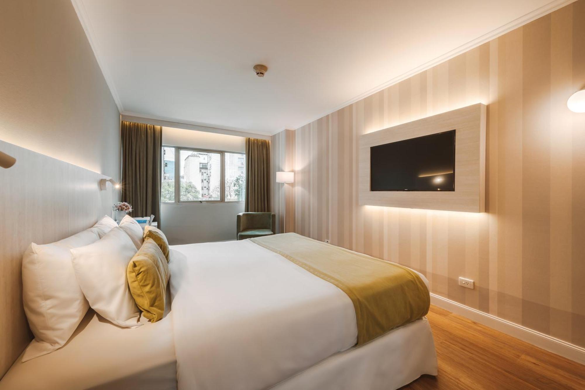 Standard Queen Room