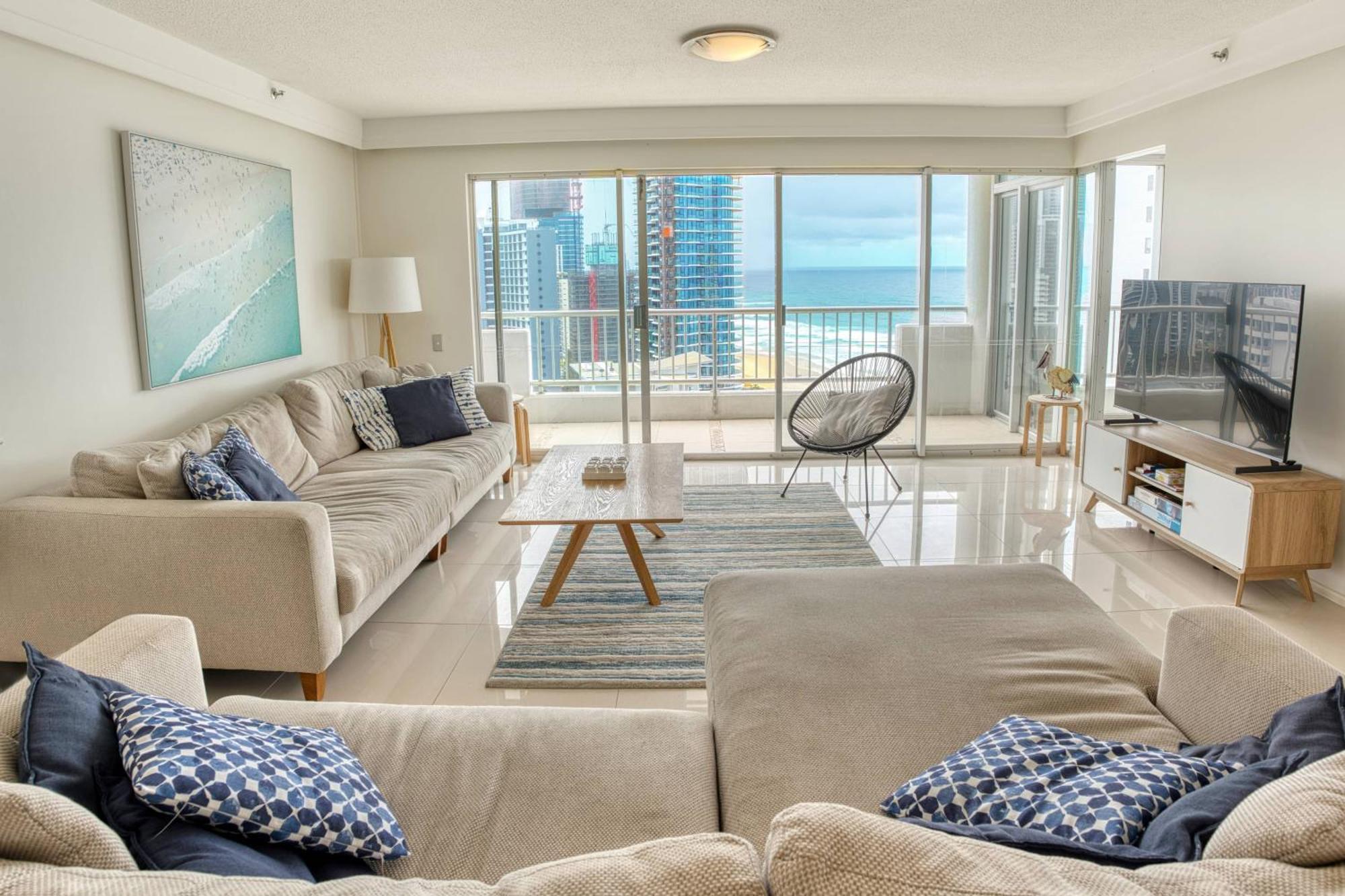 3 Bedroom ocean views 19th floor