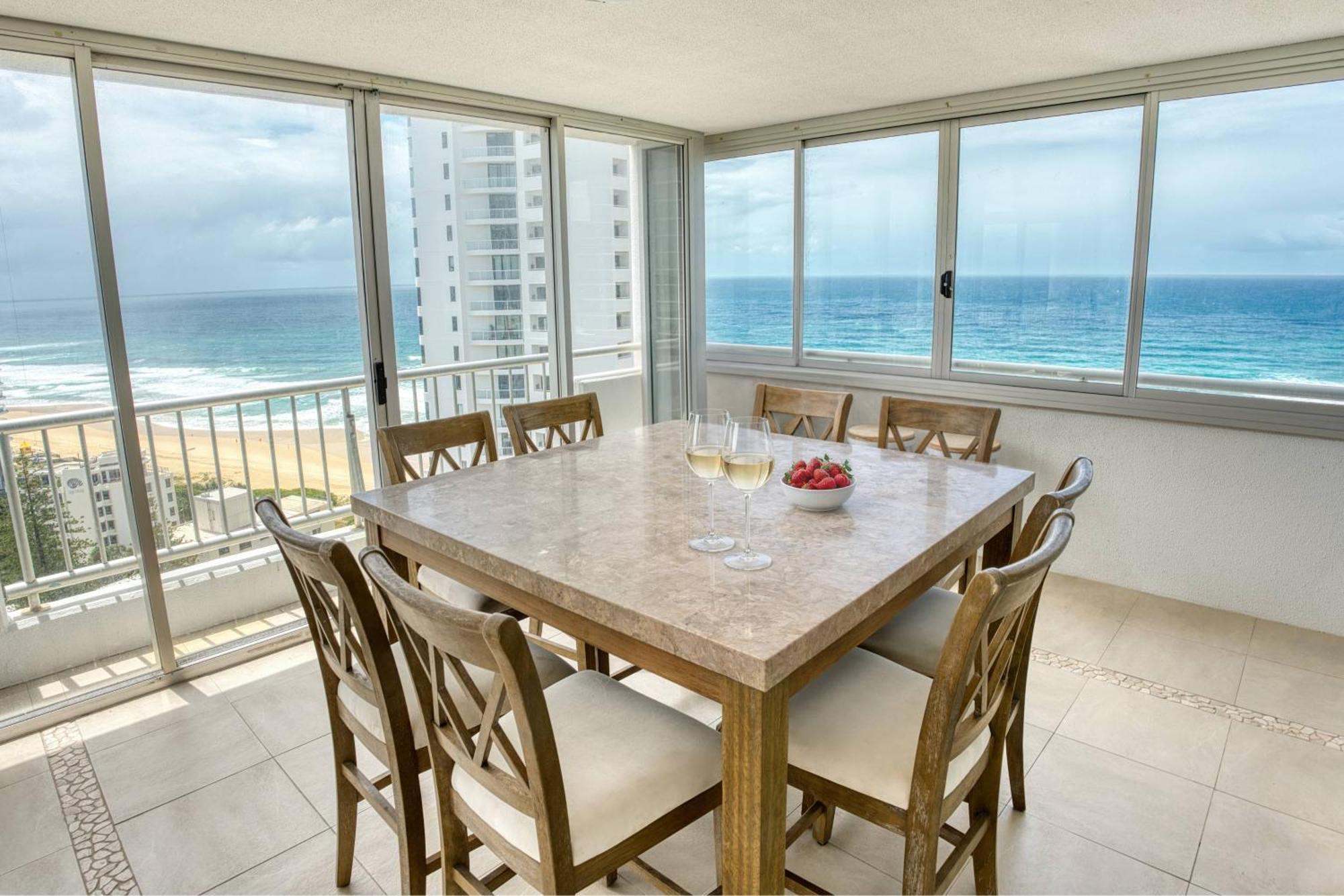 3 Bedroom ocean views 19th floor