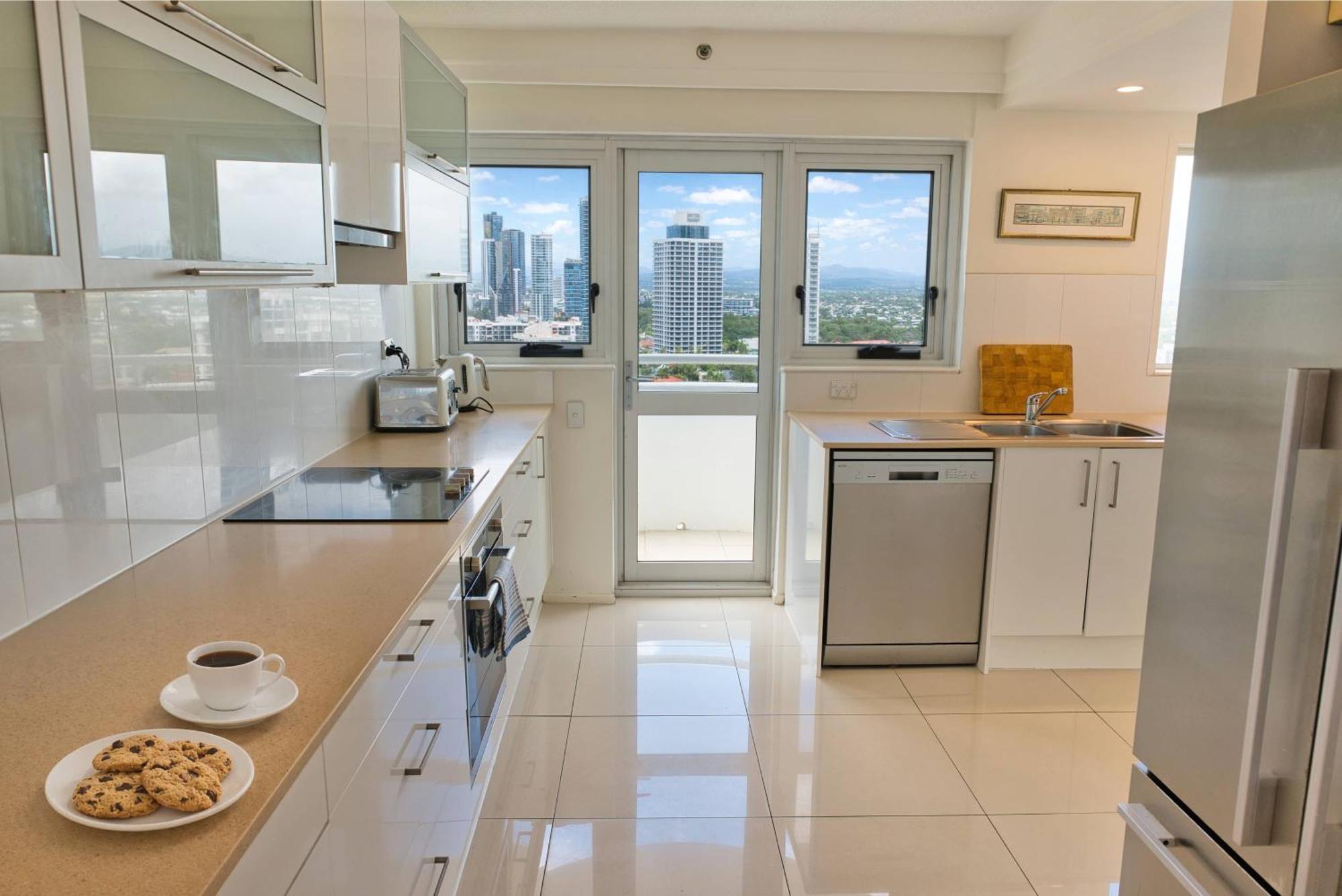3 Bedroom ocean views 19th floor