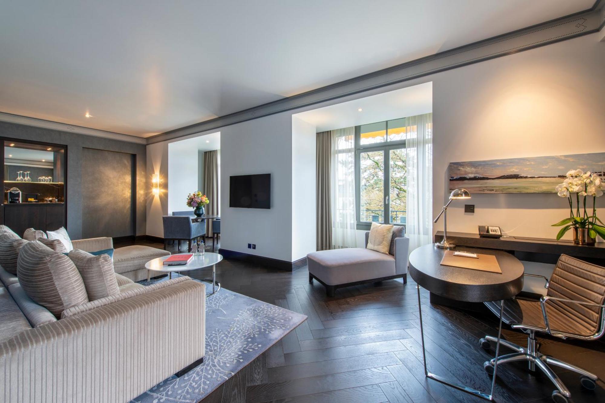 Savoy Suite