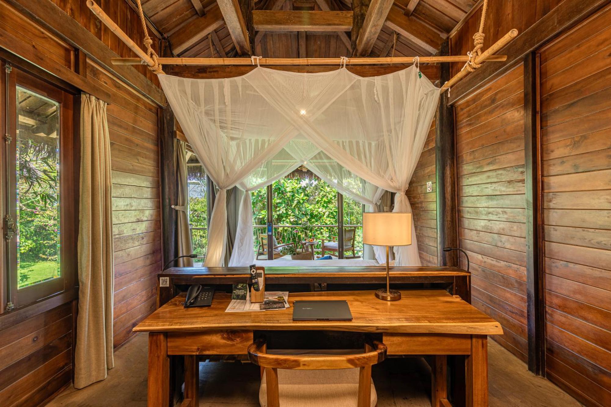 Premium Jungle Bungalow King