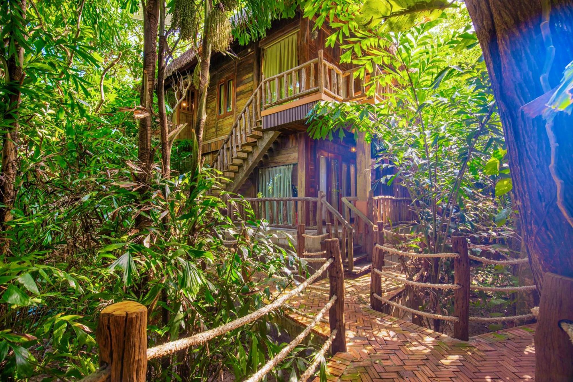 Jungle Bungalow King