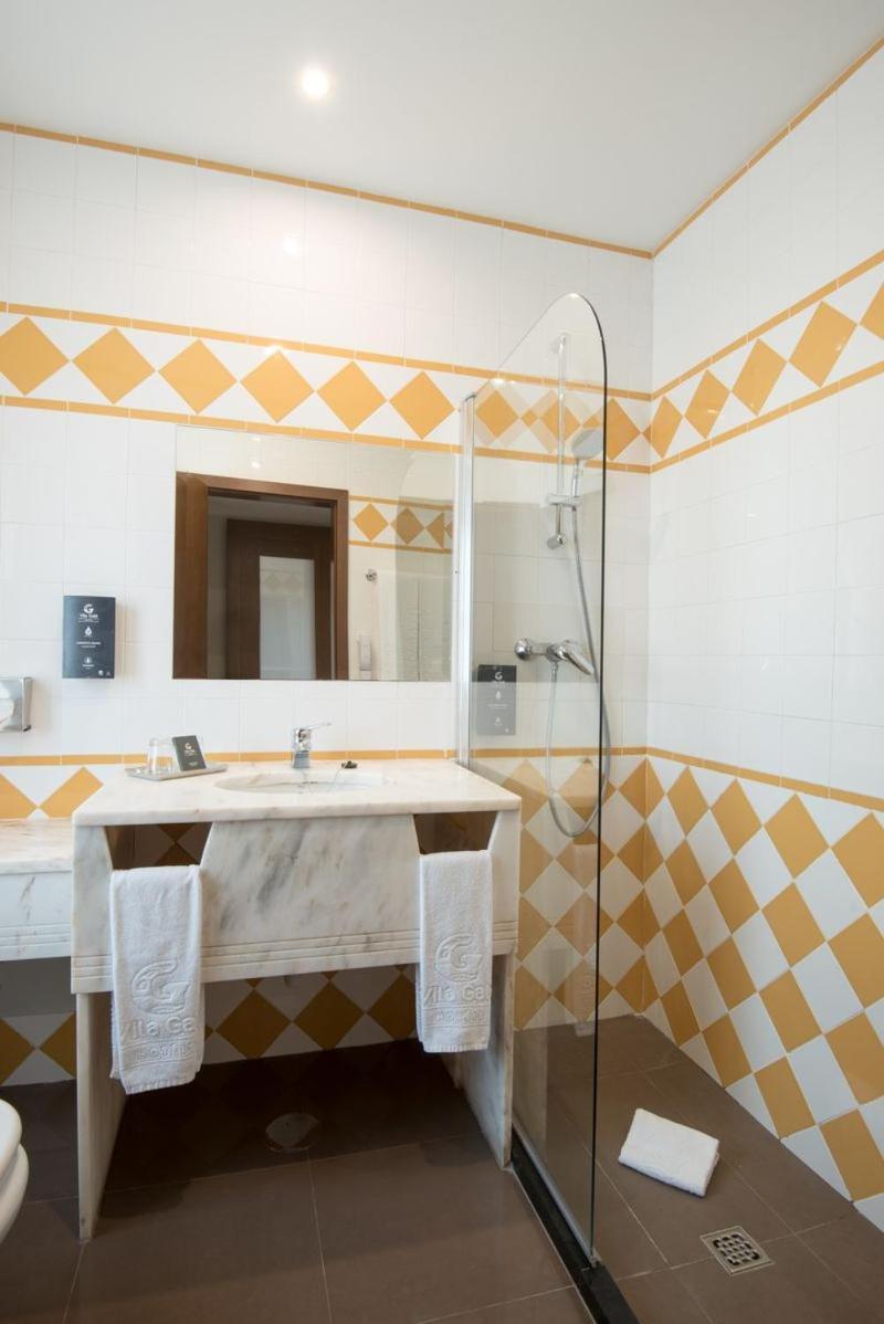 Twin Room with Ria View