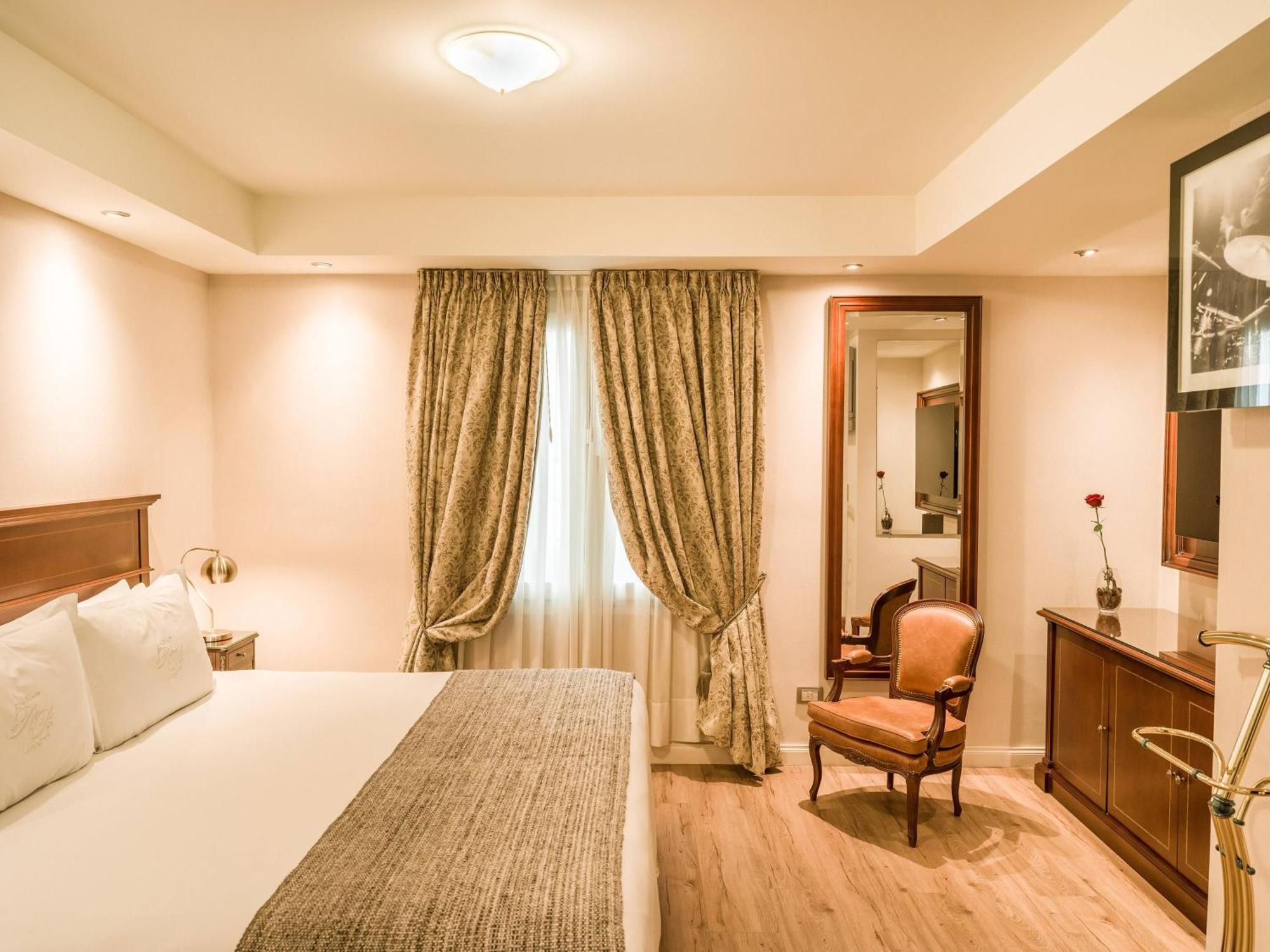 Royal Suite,1770470594:JPEG