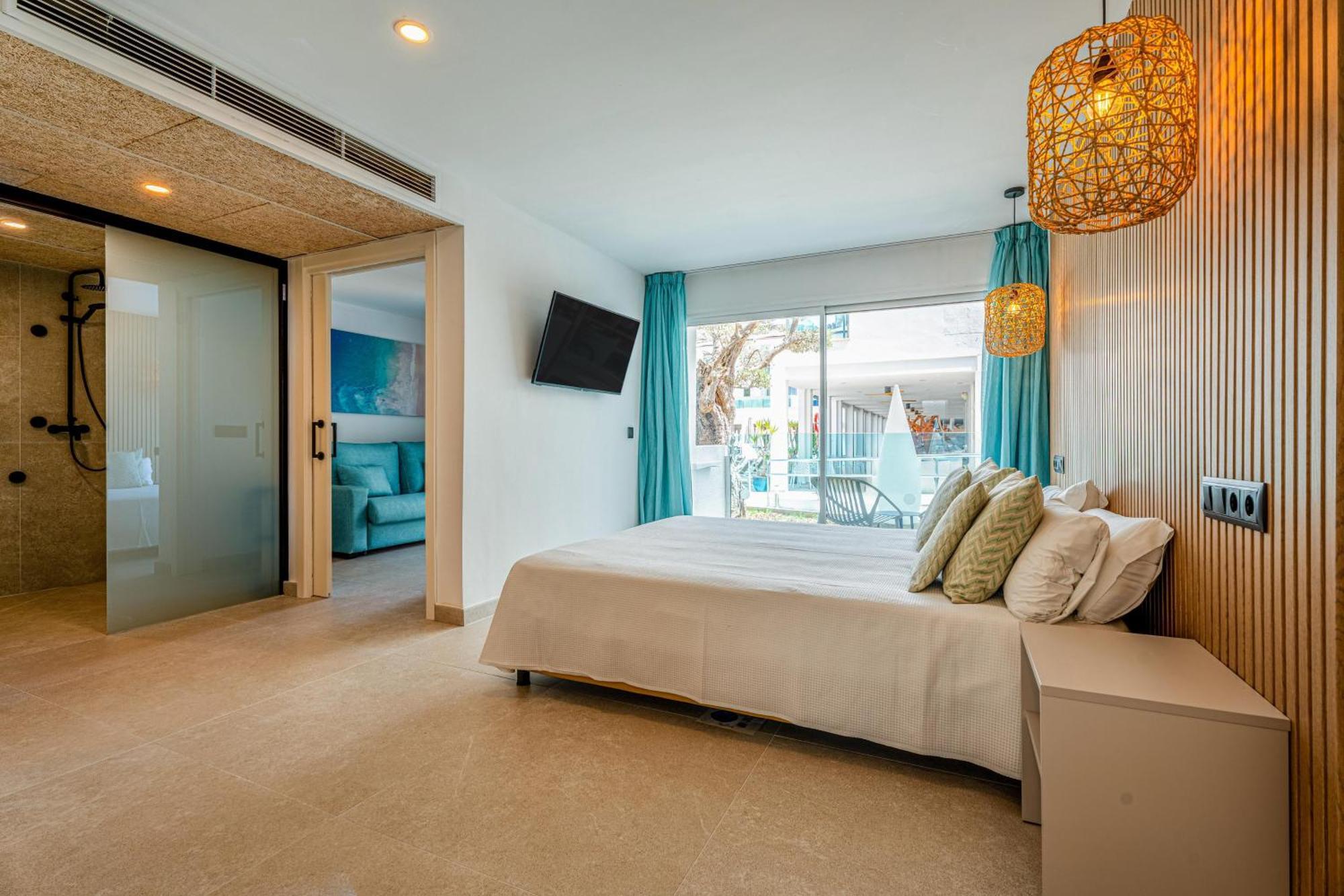 Universal Suite