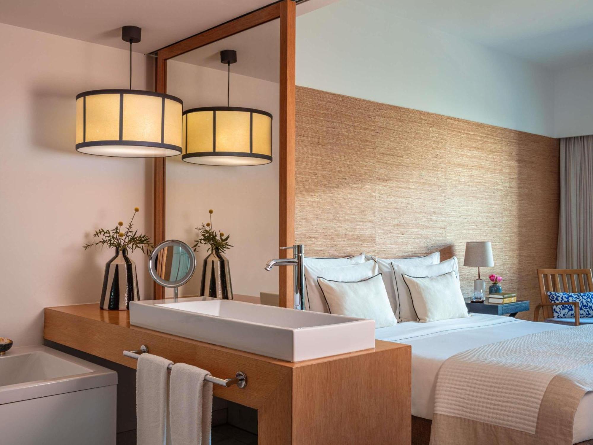 Suite 1 Chambre avec Balcon - Vue sur Piscine Palms