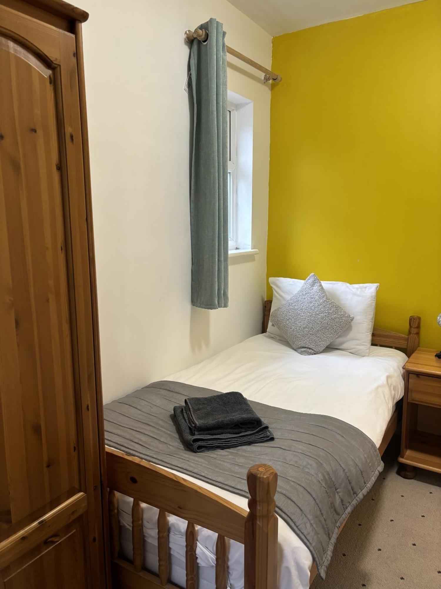 Single Room Private Bathroom